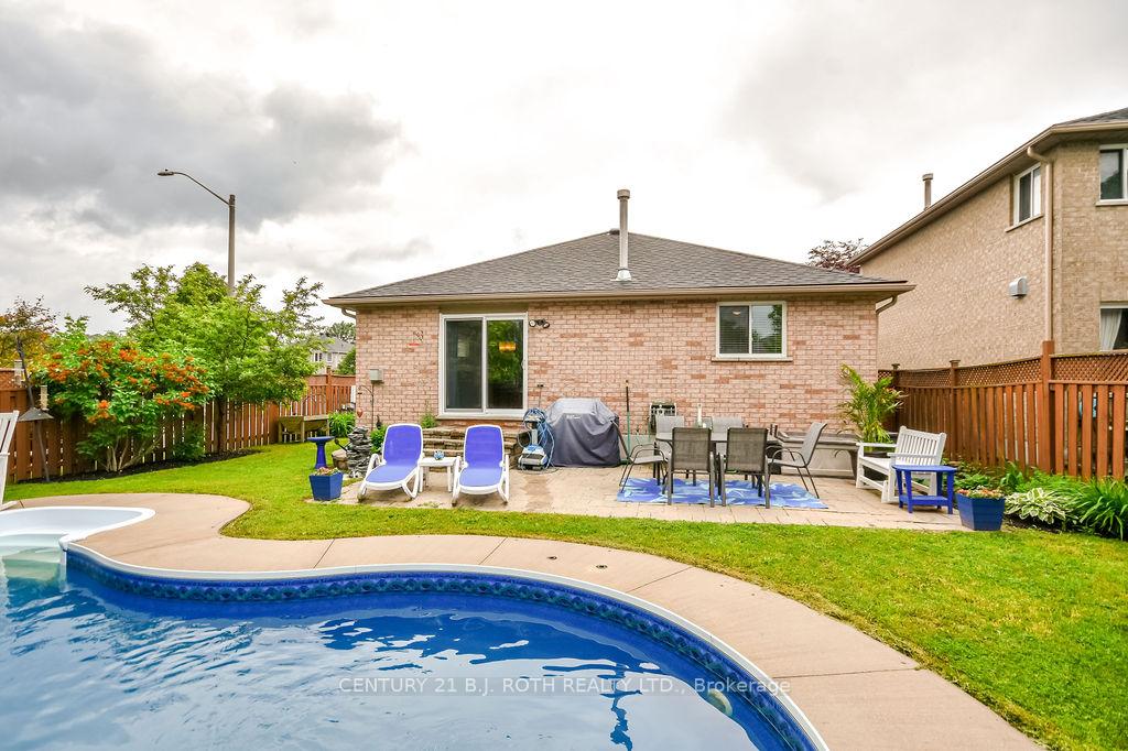 Photo 42 of 30 McAvoy Drive, Barrie, Edgehill Drive — HOMEH