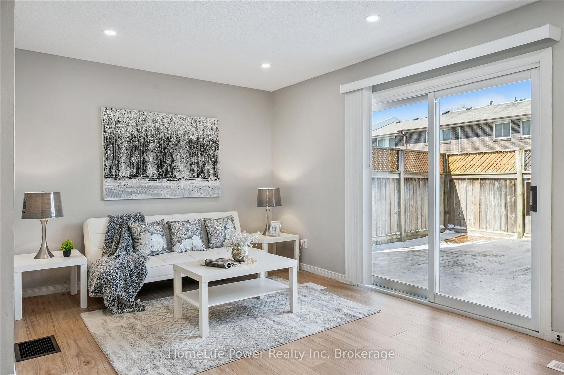 Photo 4 of Unit 239, 31 Greengate Road, Guelph, Junction/Onward Willow — HOMEH