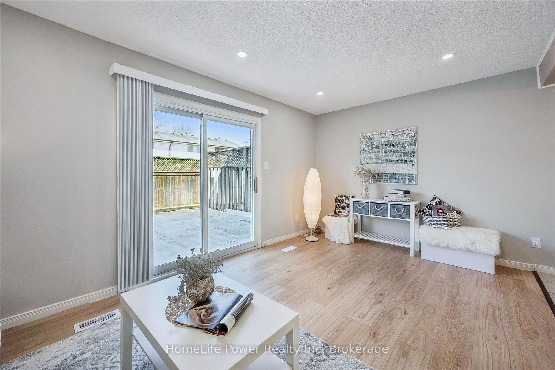 Photo 5 of Unit 239, 31 Greengate Road, Guelph, Junction/Onward Willow — HOMEH