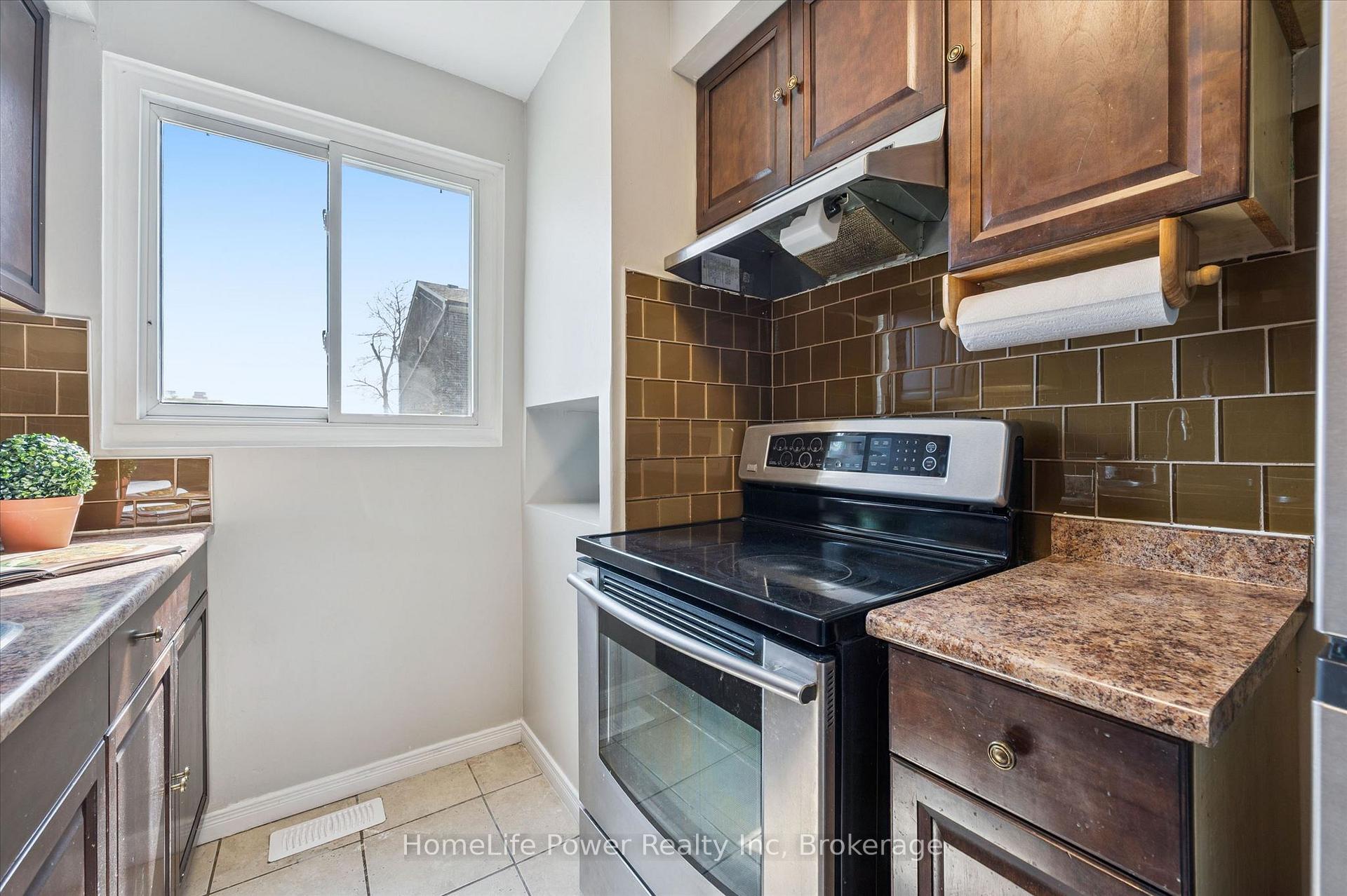 Photo 13 of Unit 239, 31 Greengate Road, Guelph, Junction/Onward Willow — HOMEH