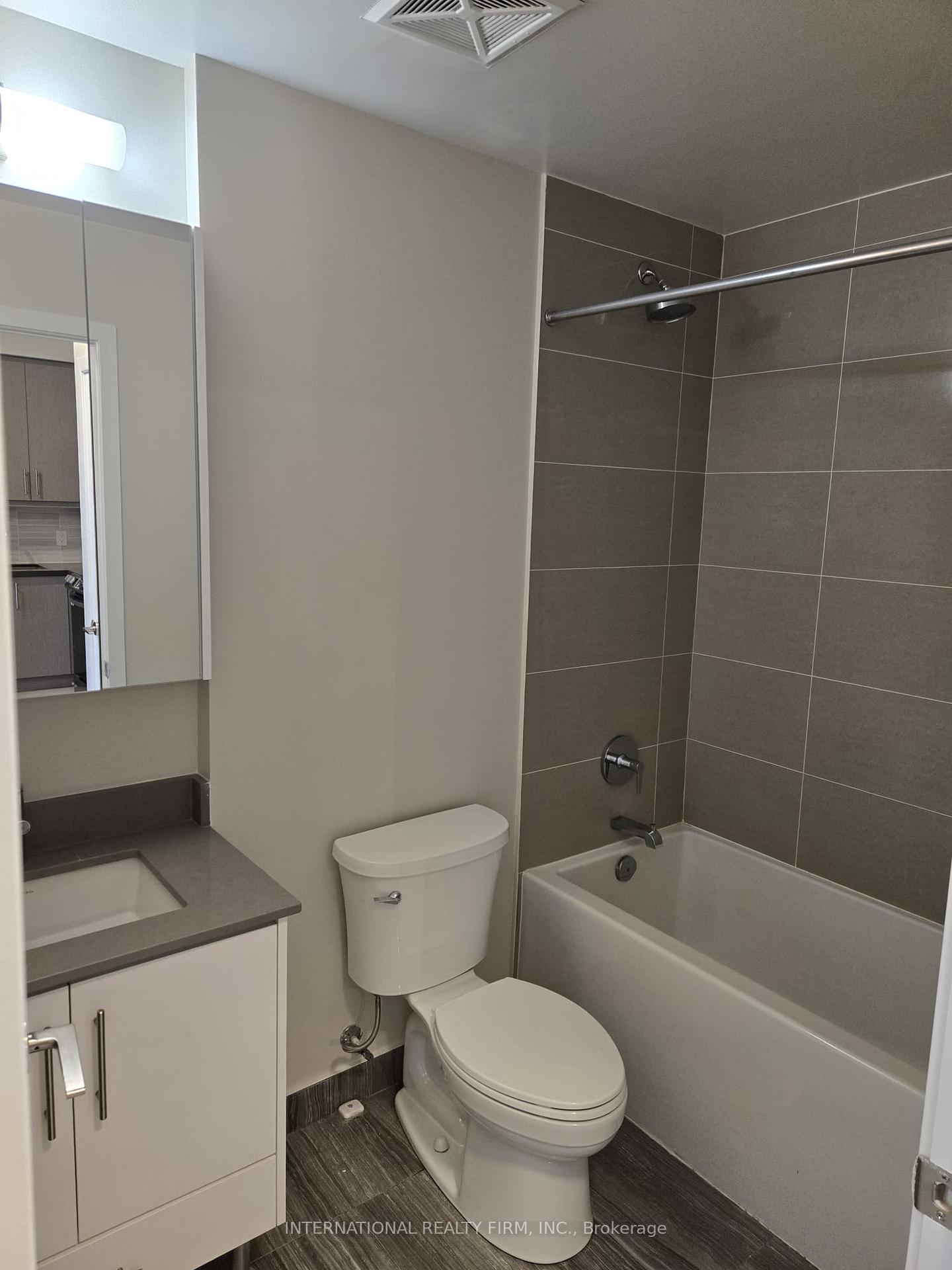 Photo 9 of Unit 1807, 95 Oneida Crescent, Richmond Hill, Langstaff — HOMEH