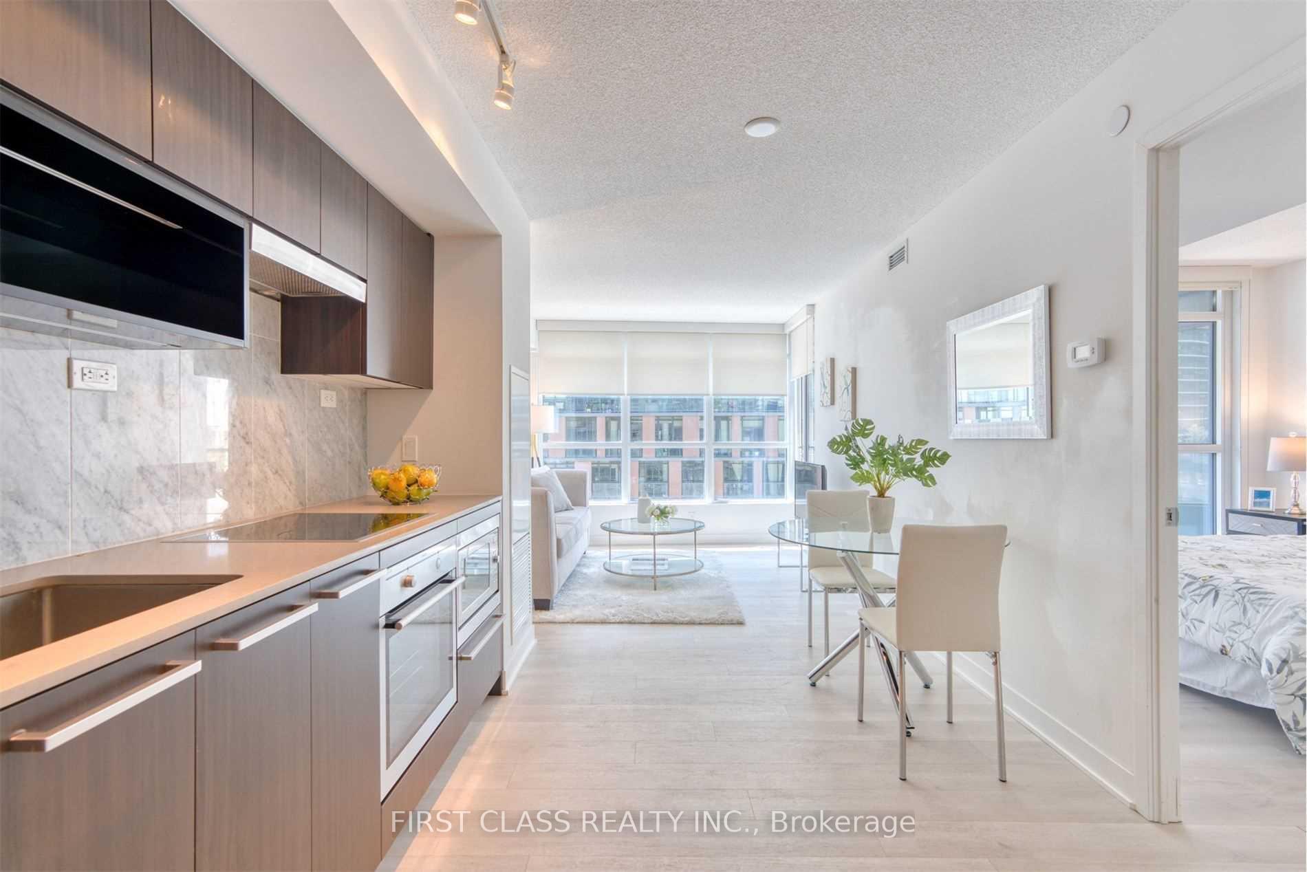 Photo 2 of Unit 802, 80 Queens Wharf Road, Toronto, Waterfront Communities — HOMEH