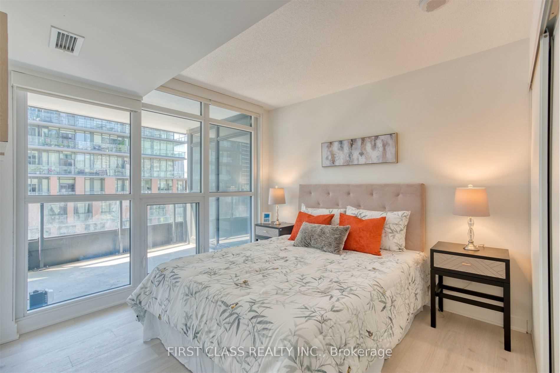Photo 5 of Unit 802, 80 Queens Wharf Road, Toronto, Waterfront Communities — HOMEH