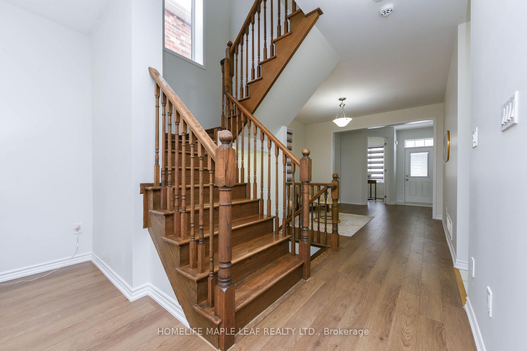 Photo 13 of 531 Edenbrook Hill Drive, Brampton, Northwest Brampton — HOMEH