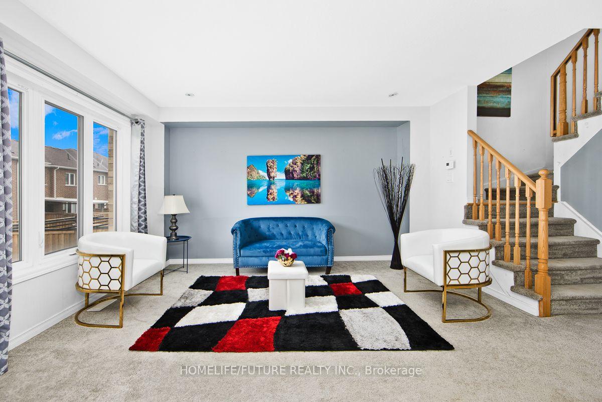 Photo 3 of 33 Cole Crescent, Brantford, Empire South — HOMEH
