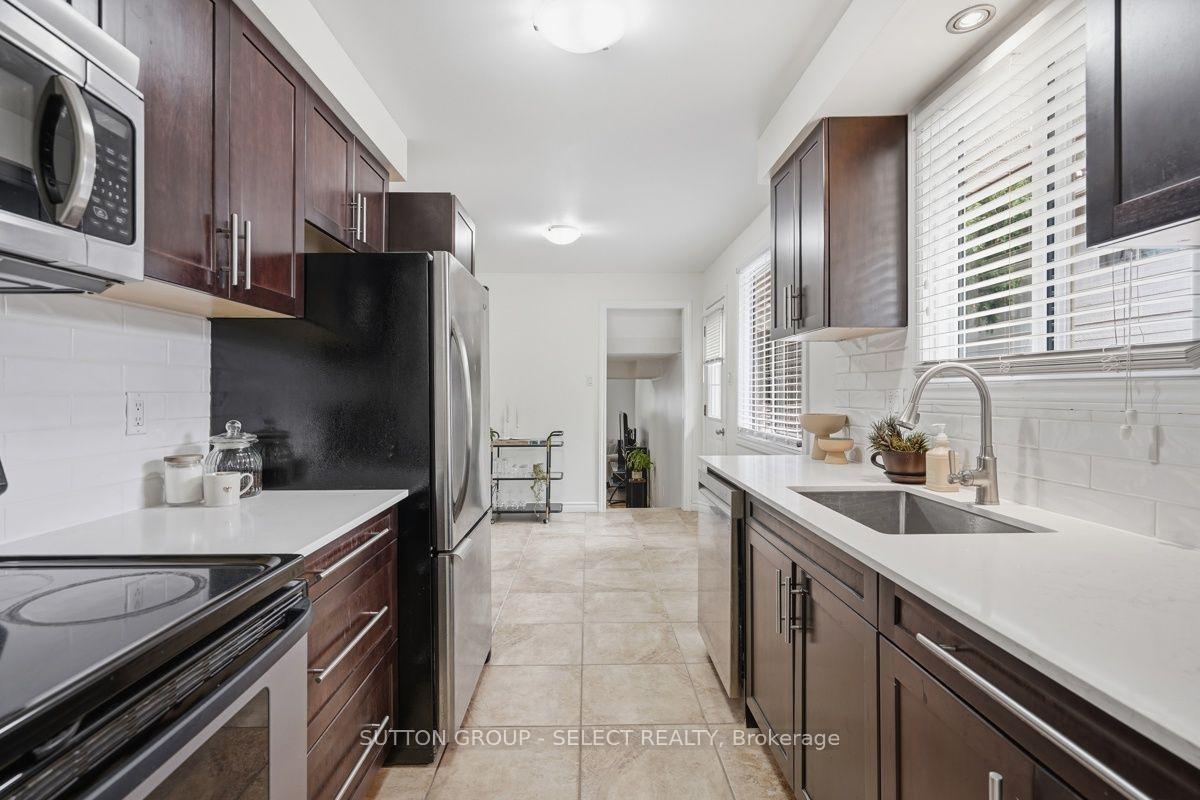 Photo 3 of 1330 Blanchard Road, London, North I — HOMEH
