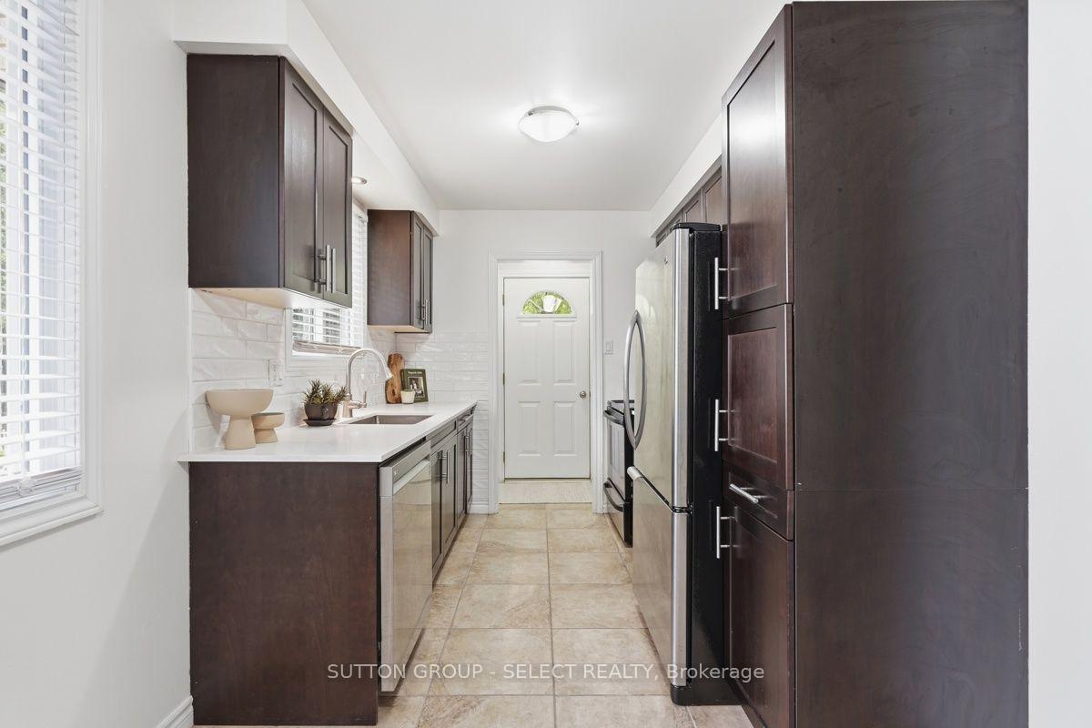 Photo 4 of 1330 Blanchard Road, London, North I — HOMEH
