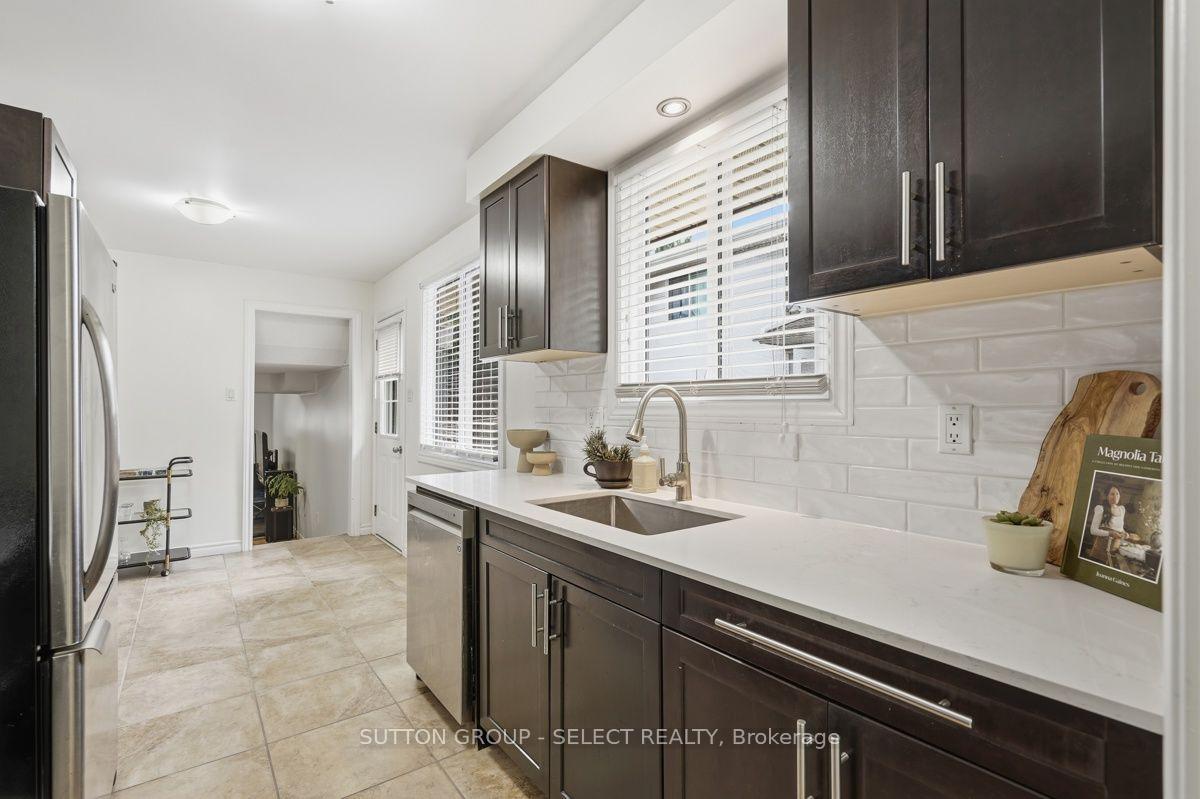 Photo 5 of 1330 Blanchard Road, London, North I — HOMEH