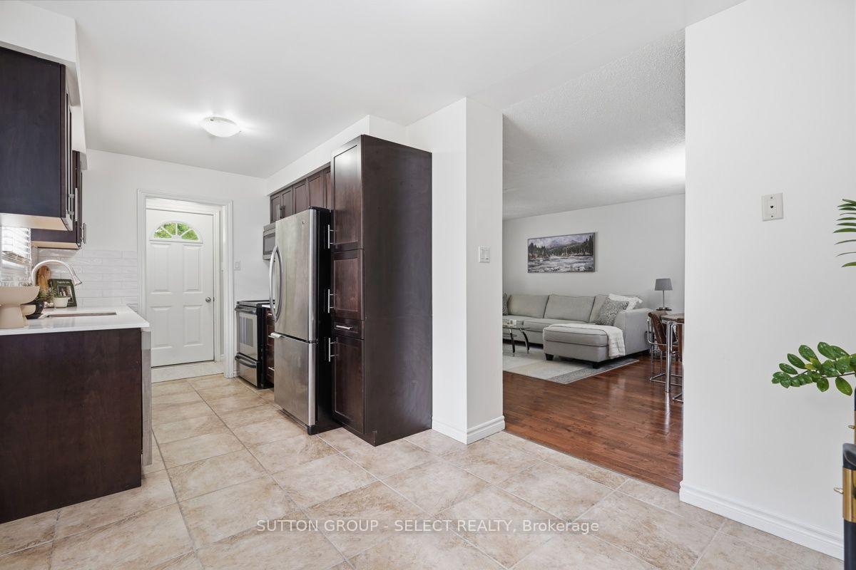 Photo 6 of 1330 Blanchard Road, London, North I — HOMEH