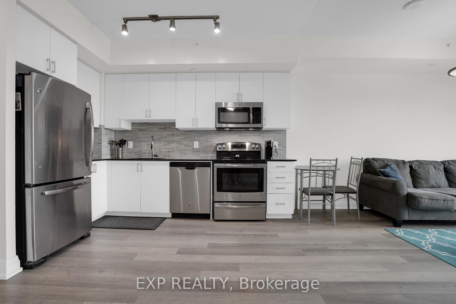 Photo 6 of Unit 619, 7167 Yonge Street, Markham, Grandview — HOMEH