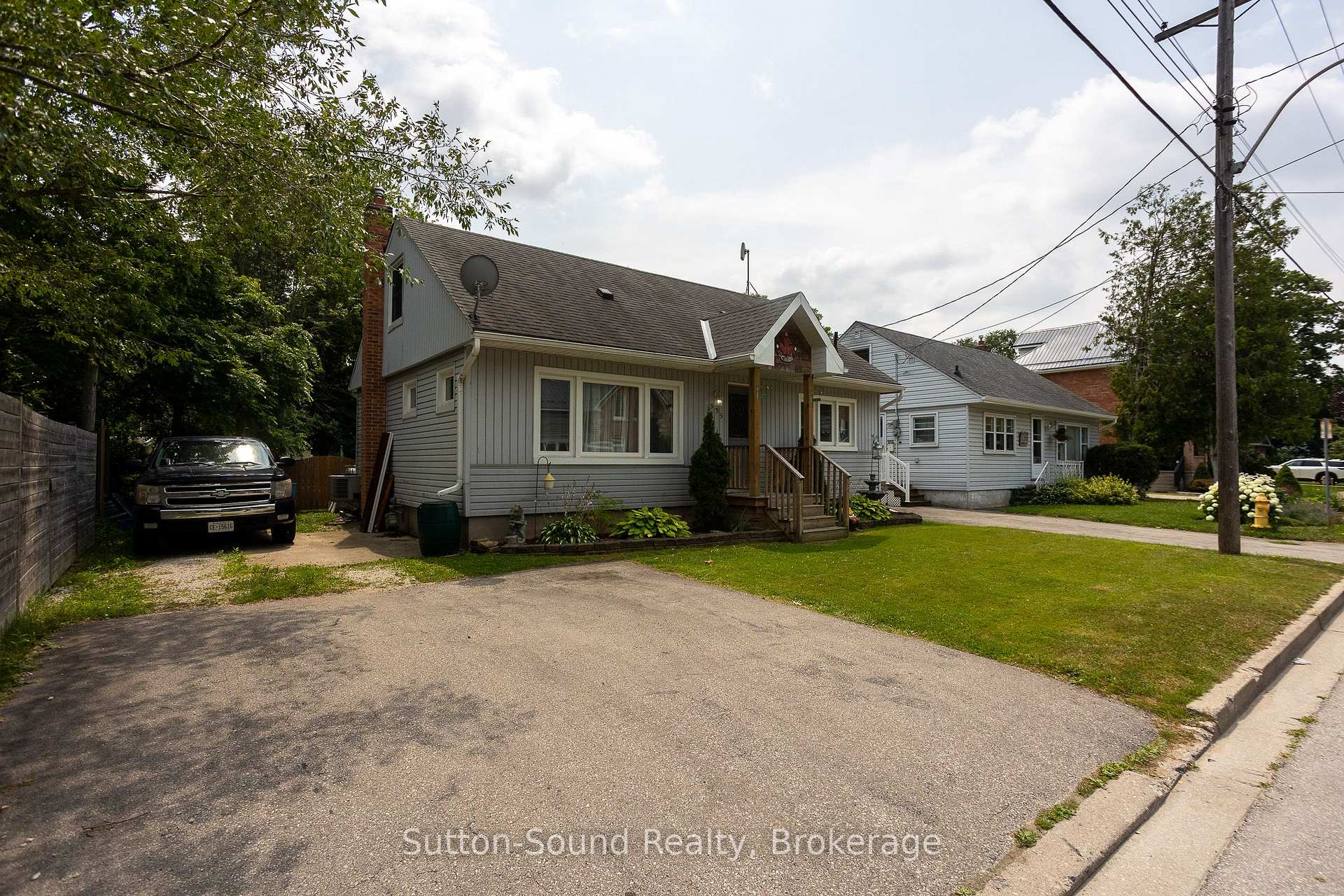 Photo 2 of 535 9th Street W, Owen Sound — HOMEH