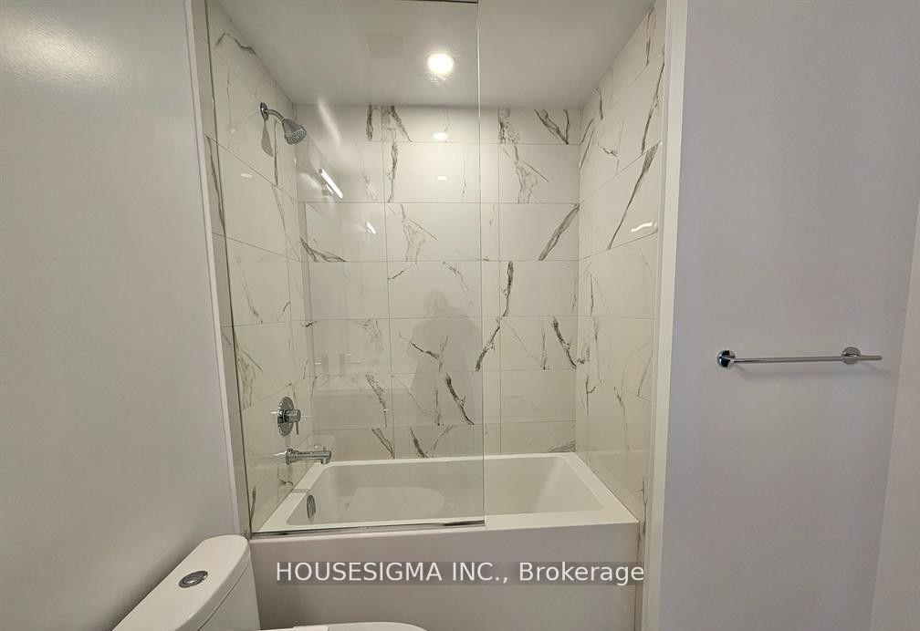 Photo 19 of Unit 1011, 60 Honeycrisp Crescent, Vaughan, Vaughan Corporate Centre — HOMEH