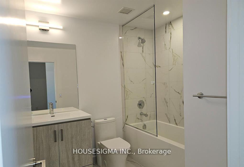 Photo 21 of Unit 1011, 60 Honeycrisp Crescent, Vaughan, Vaughan Corporate Centre — HOMEH