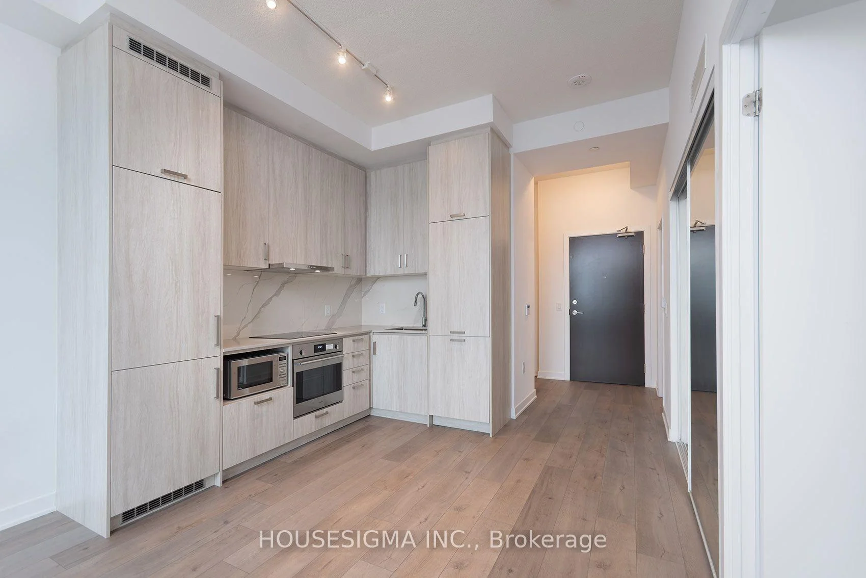 Photo 18 of Unit 1011, 60 Honeycrisp Crescent, Vaughan, Vaughan Corporate Centre — HOMEH