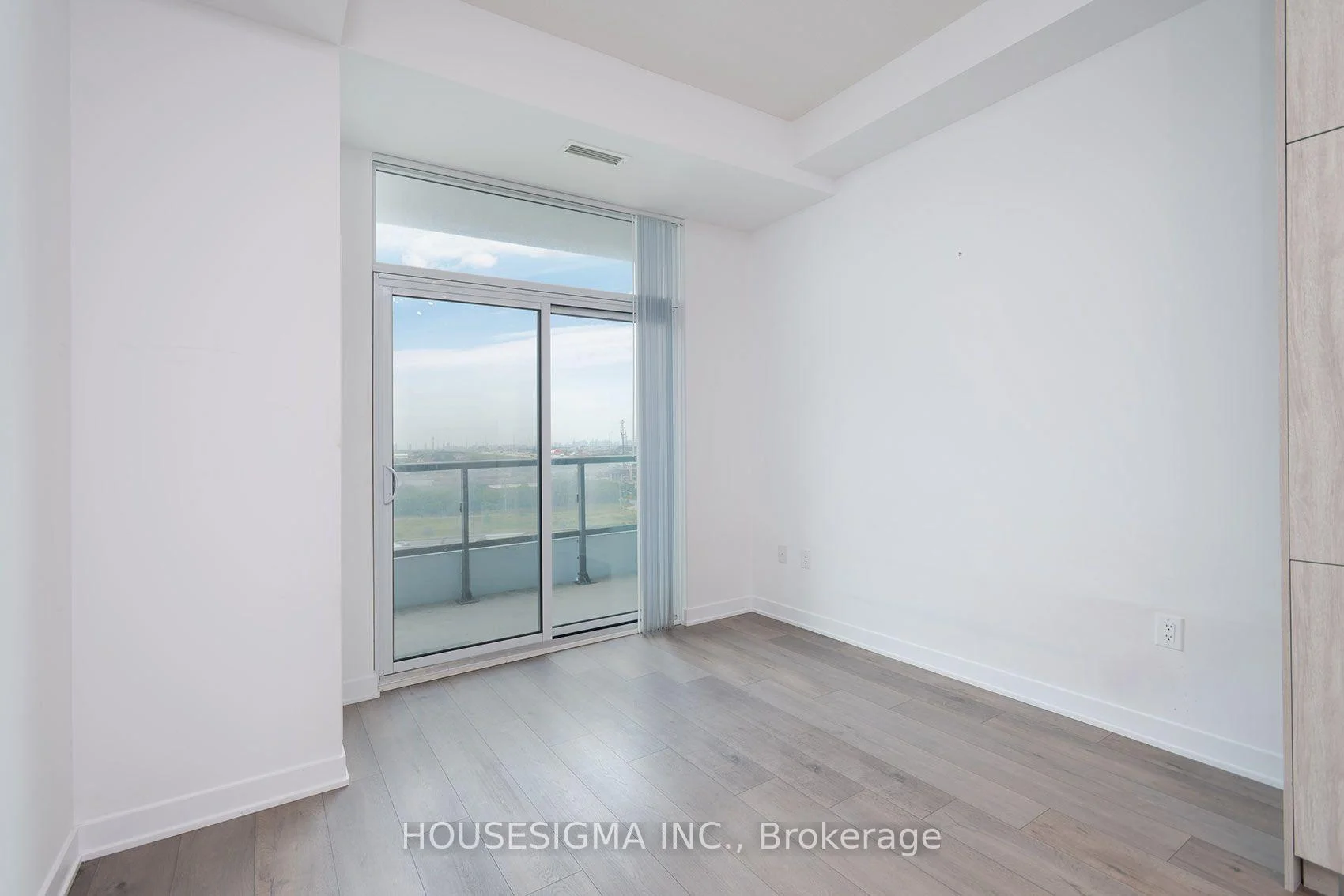 Photo 28 of Unit 1011, 60 Honeycrisp Crescent, Vaughan, Vaughan Corporate Centre — HOMEH