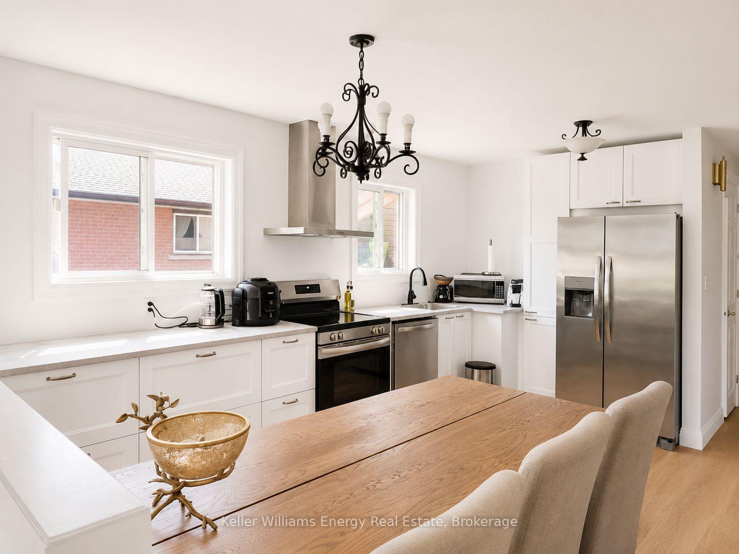 Photo 3 of 382 Elmridge Street, Oshawa, Donevan — HOMEH