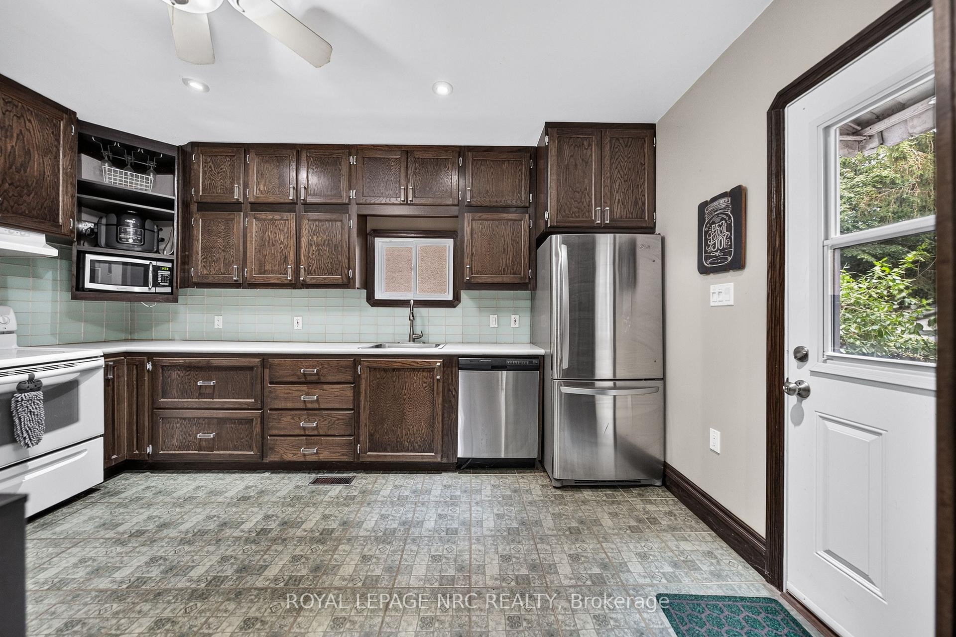 Photo 15 of 88 Chaplin Avenue, St. Catharines, Downtown — HOMEH