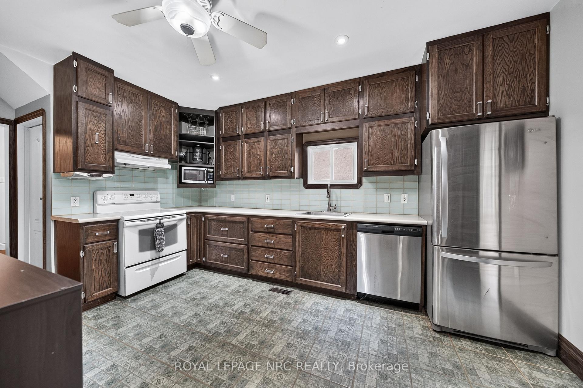 Photo 16 of 88 Chaplin Avenue, St. Catharines, Downtown — HOMEH
