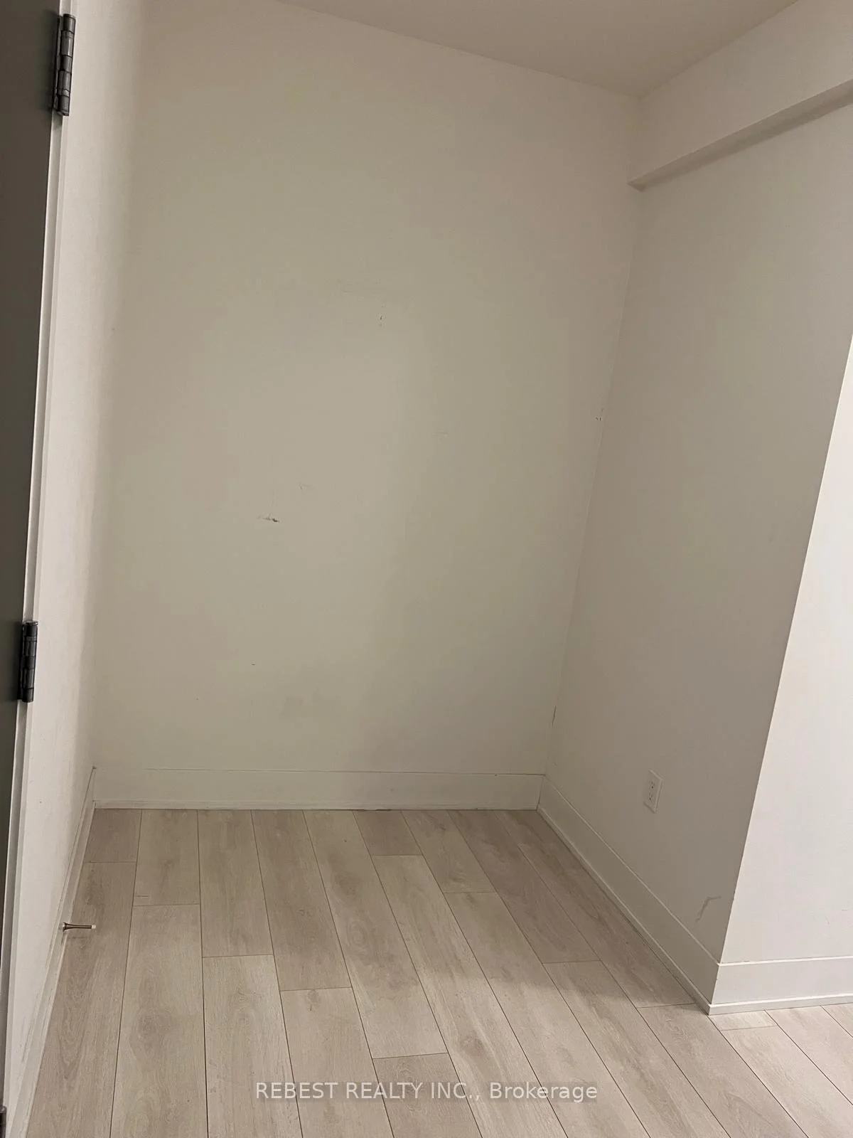 Photo 32 of Unit 402, 2908 Highway 7 Road, Vaughan, Concord — HOMEH