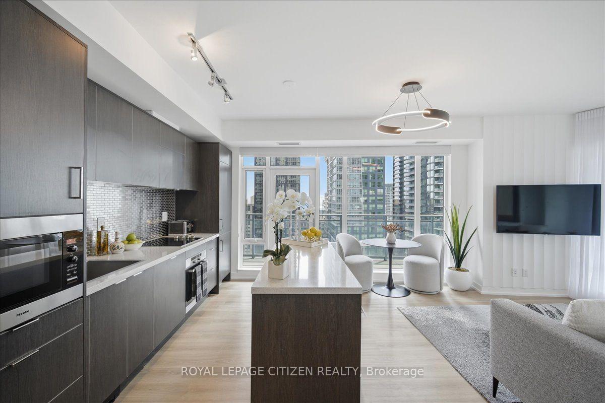 Photo 8 of Unit 1911, 21 Widmer Street, Toronto, Waterfront Communities — HOMEH