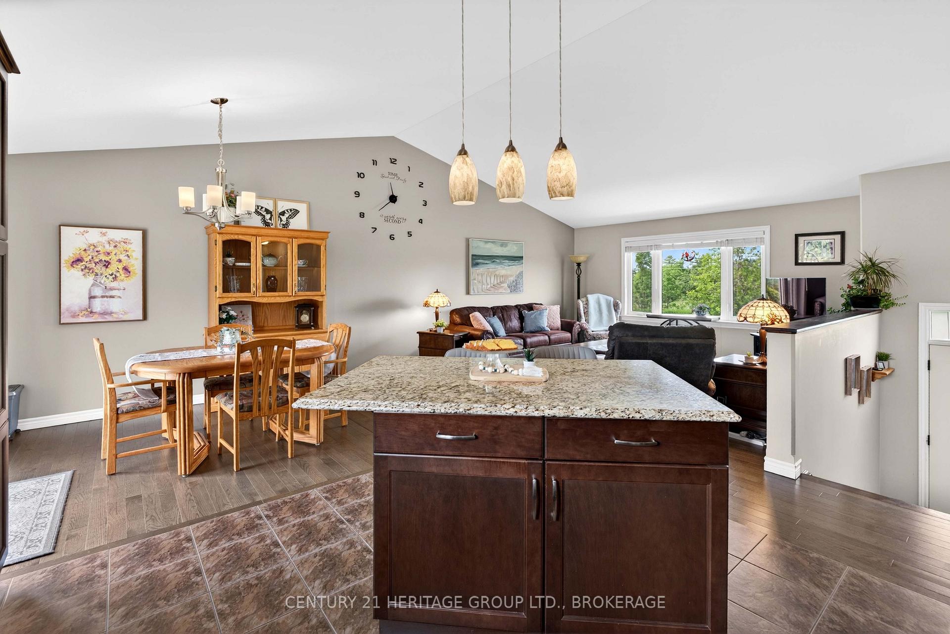 Photo 7 of 4786 North Shore Crescent, Frontenac, Frontenac South — HOMEH
