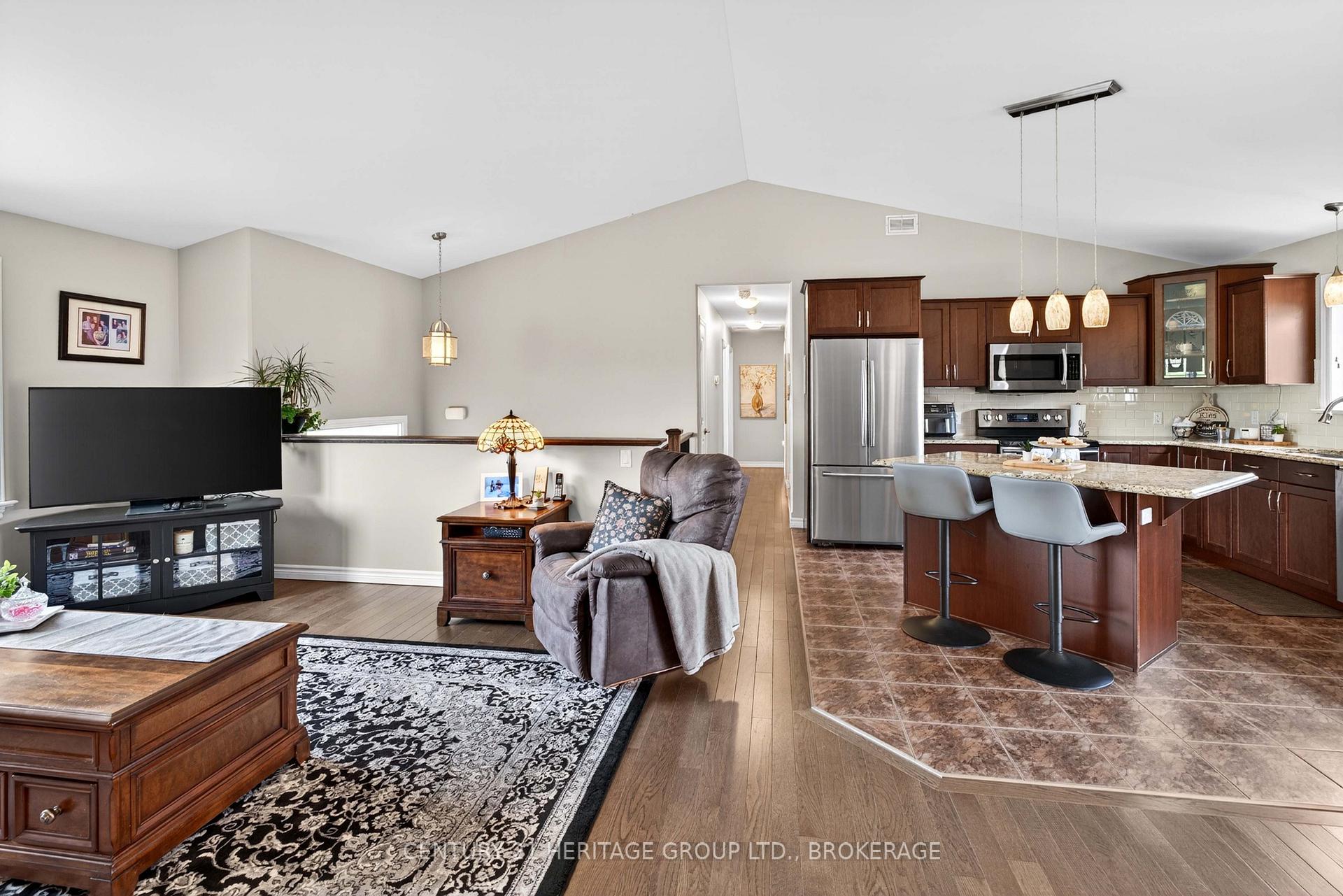 Photo 9 of 4786 North Shore Crescent, Frontenac, Frontenac South — HOMEH