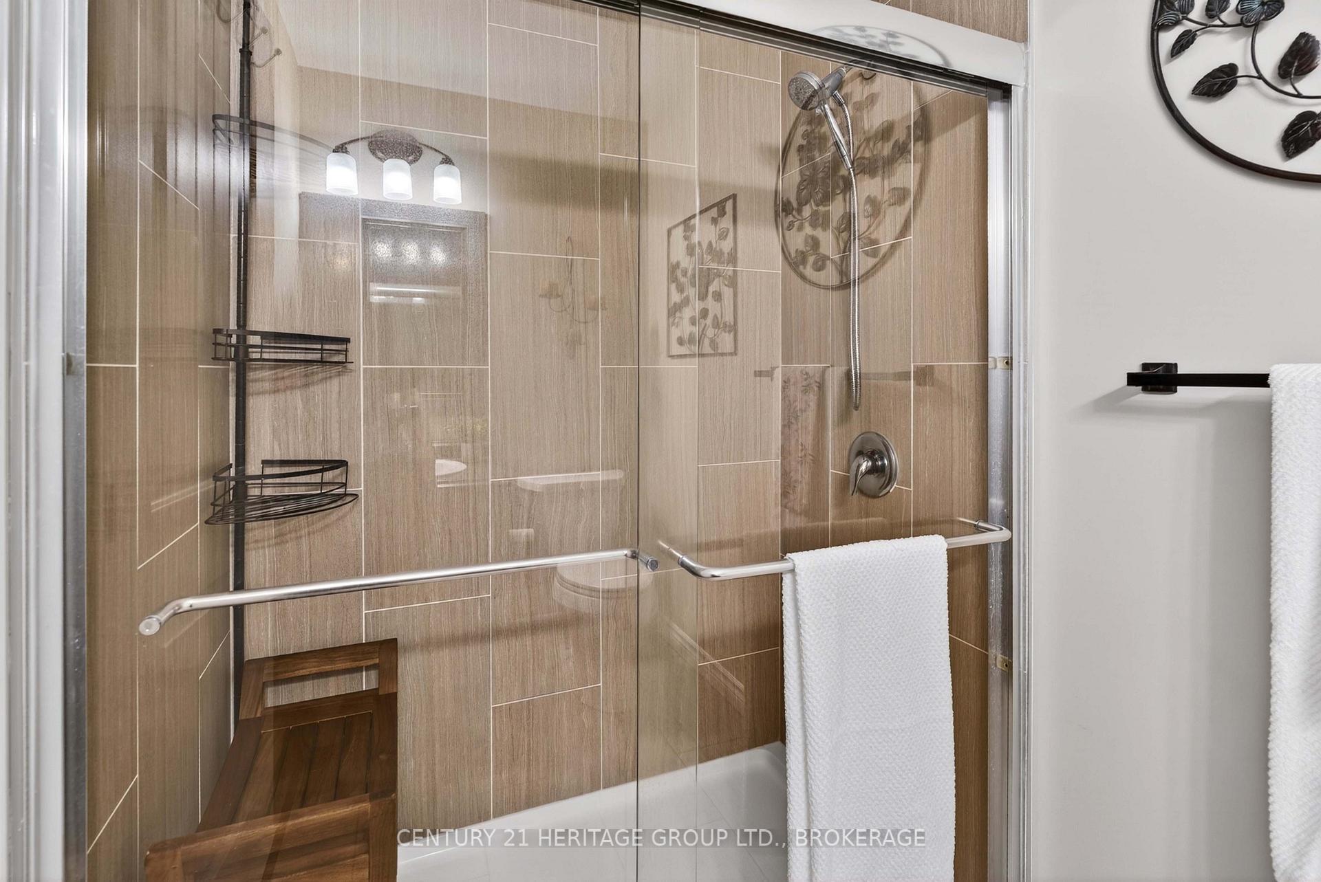 Photo 12 of 4786 North Shore Crescent, Frontenac, Frontenac South — HOMEH