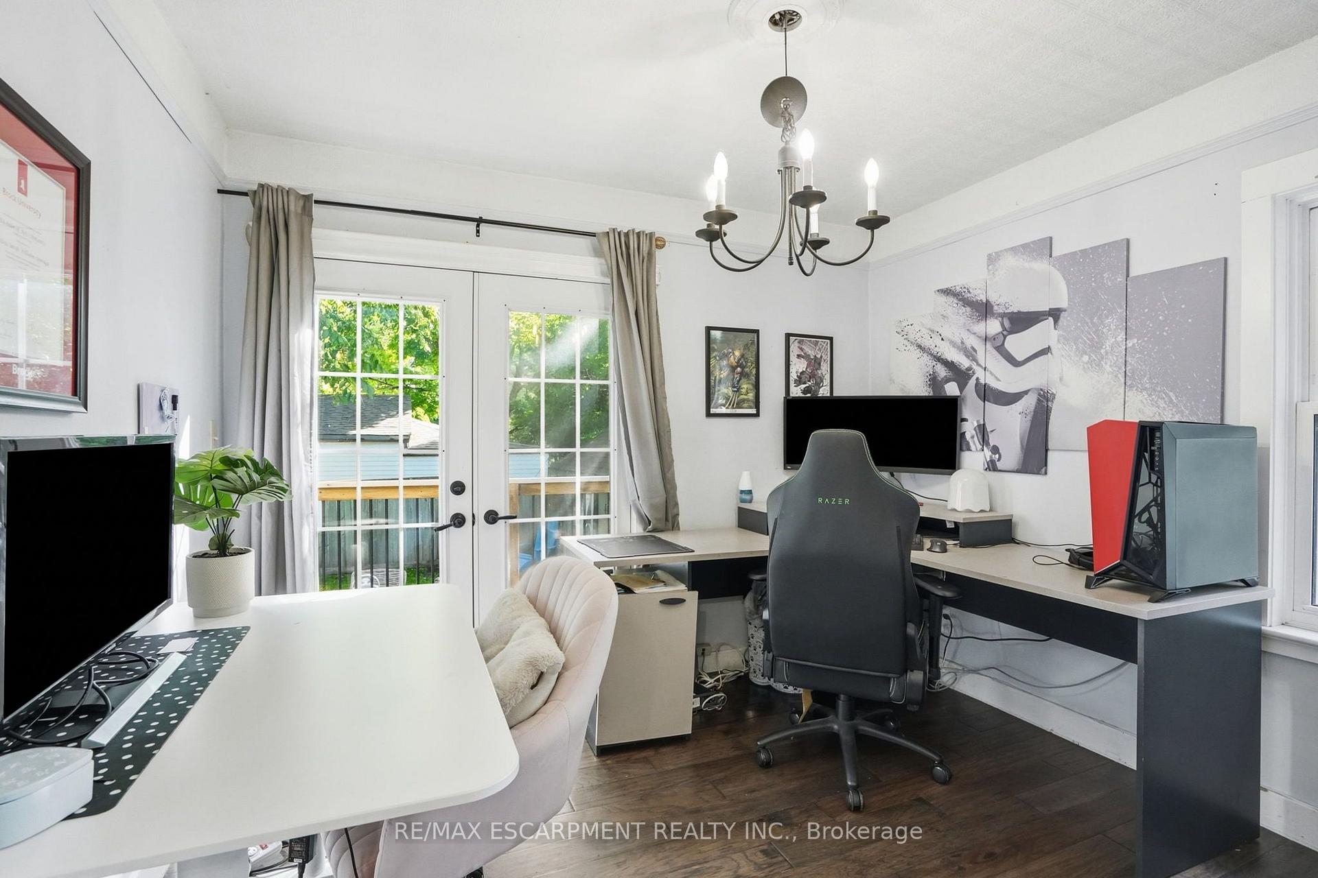 Photo 15 of 613 Clark Avenue, Burlington, Brant — HOMEH