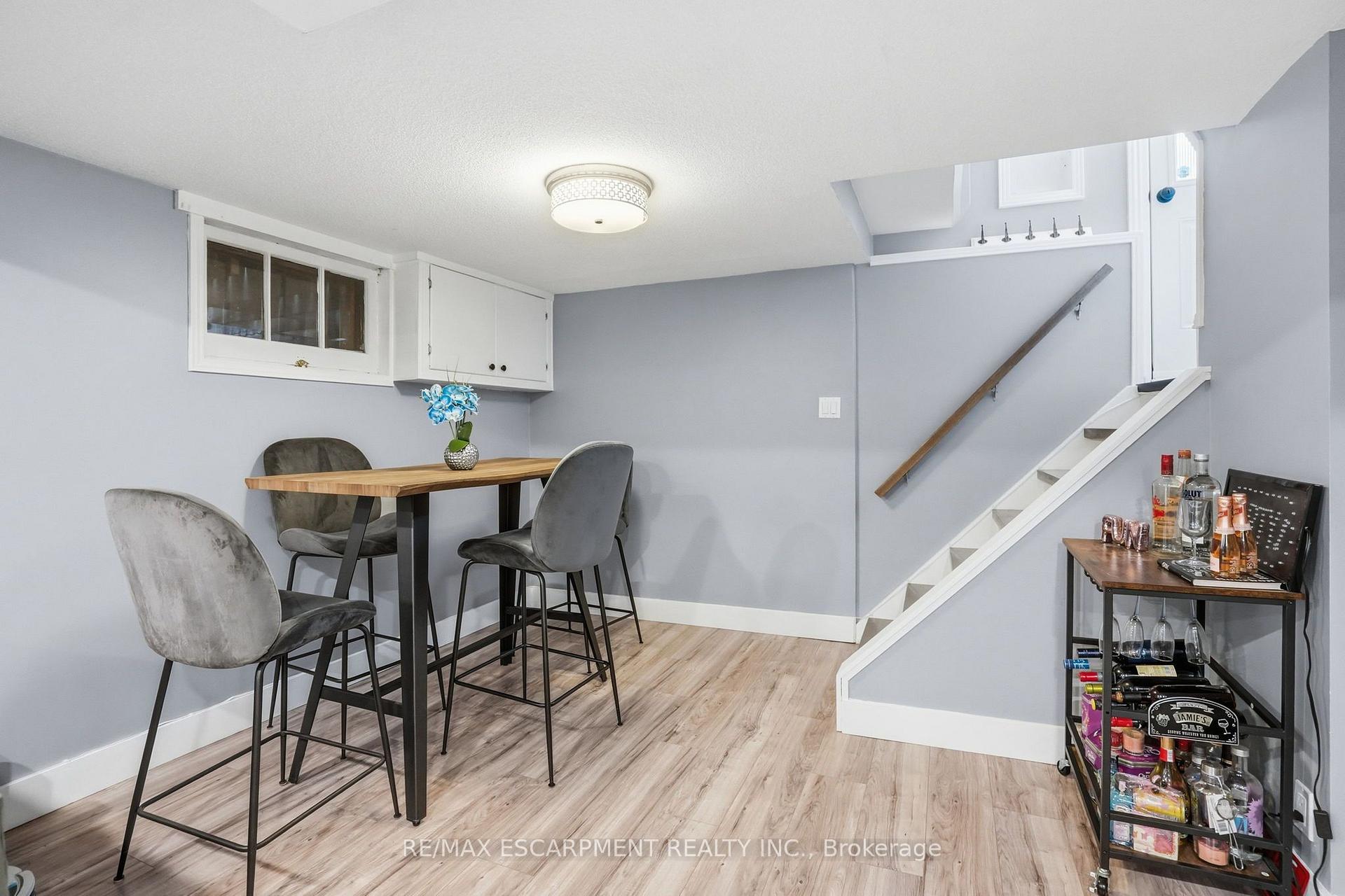 Photo 16 of 613 Clark Avenue, Burlington, Brant — HOMEH