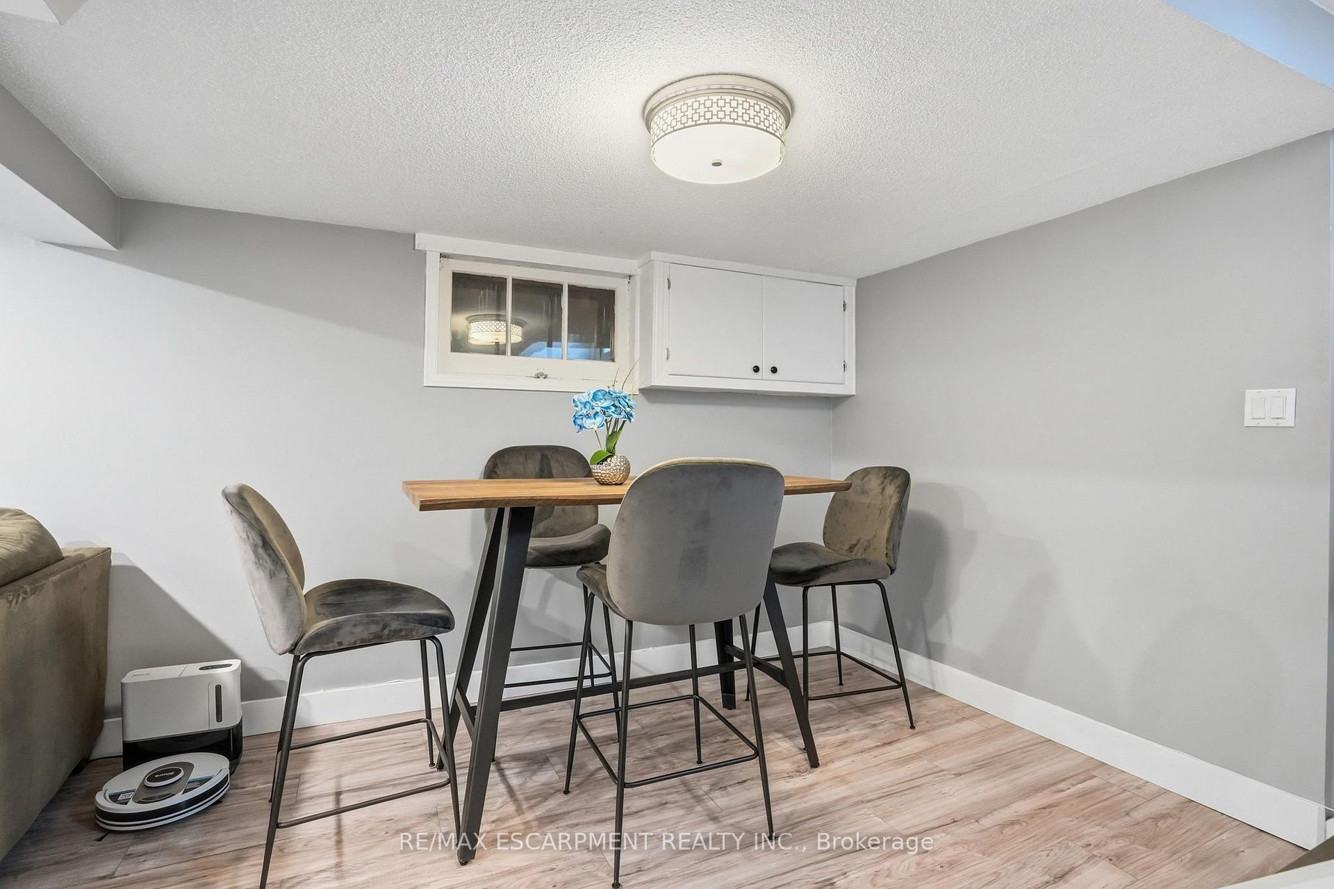 Photo 17 of 613 Clark Avenue, Burlington, Brant — HOMEH