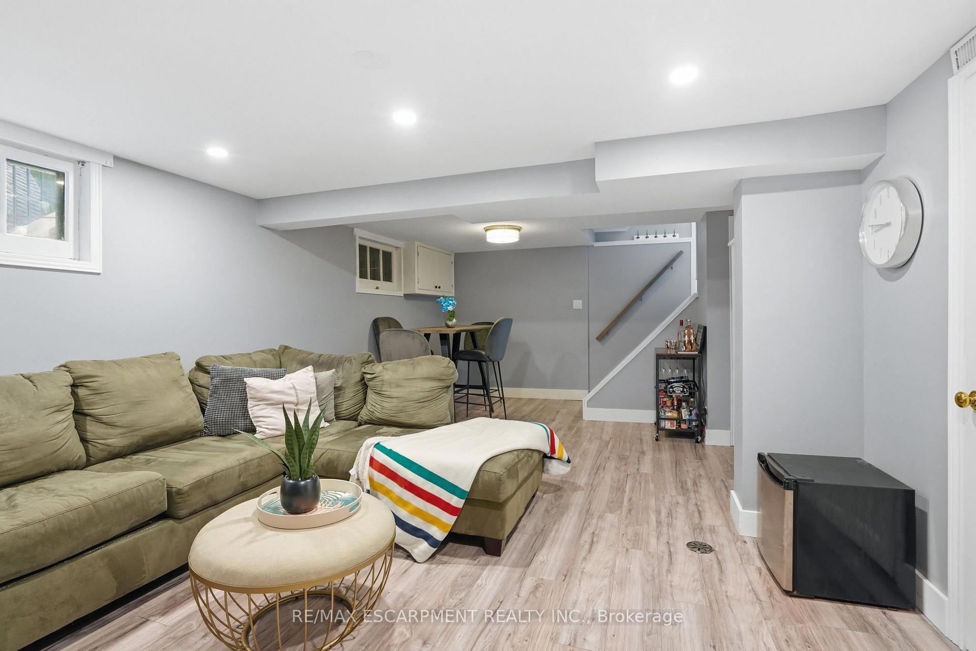 Photo 20 of 613 Clark Avenue, Burlington, Brant — HOMEH