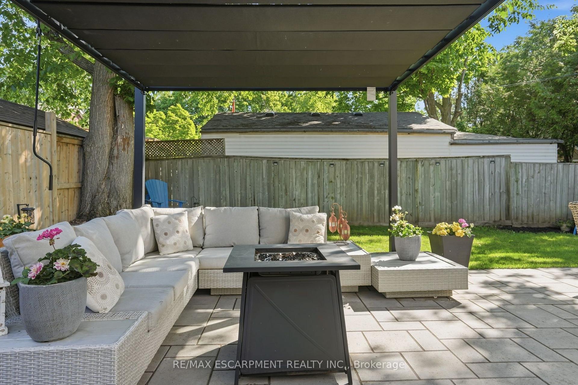 Photo 24 of 613 Clark Avenue, Burlington, Brant — HOMEH