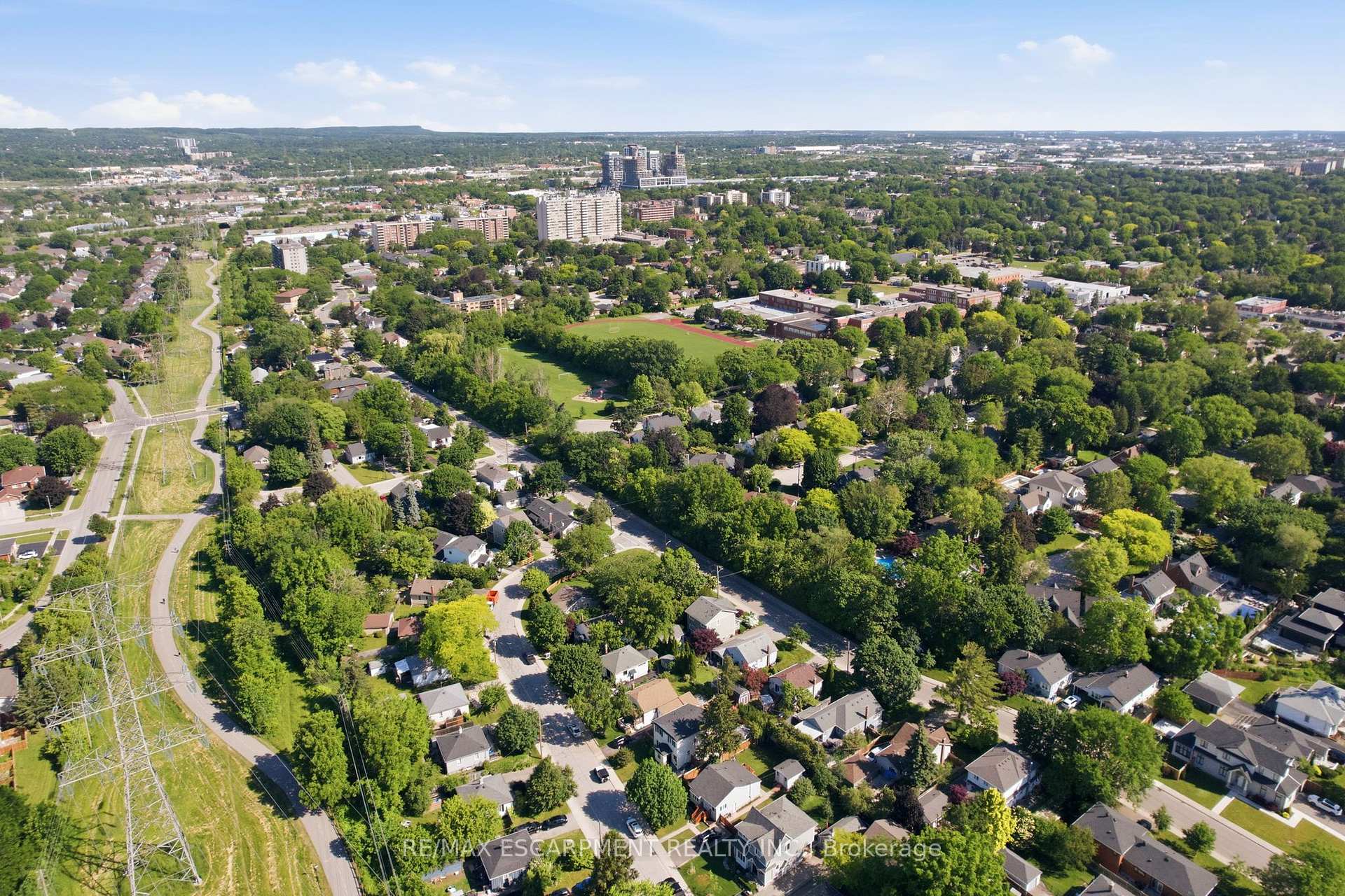 Photo 28 of 613 Clark Avenue, Burlington, Brant — HOMEH