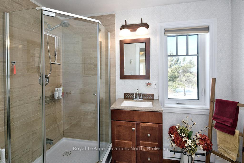 Photo 15 of 248 St. Vincent Crescent, Meaford — HOMEH