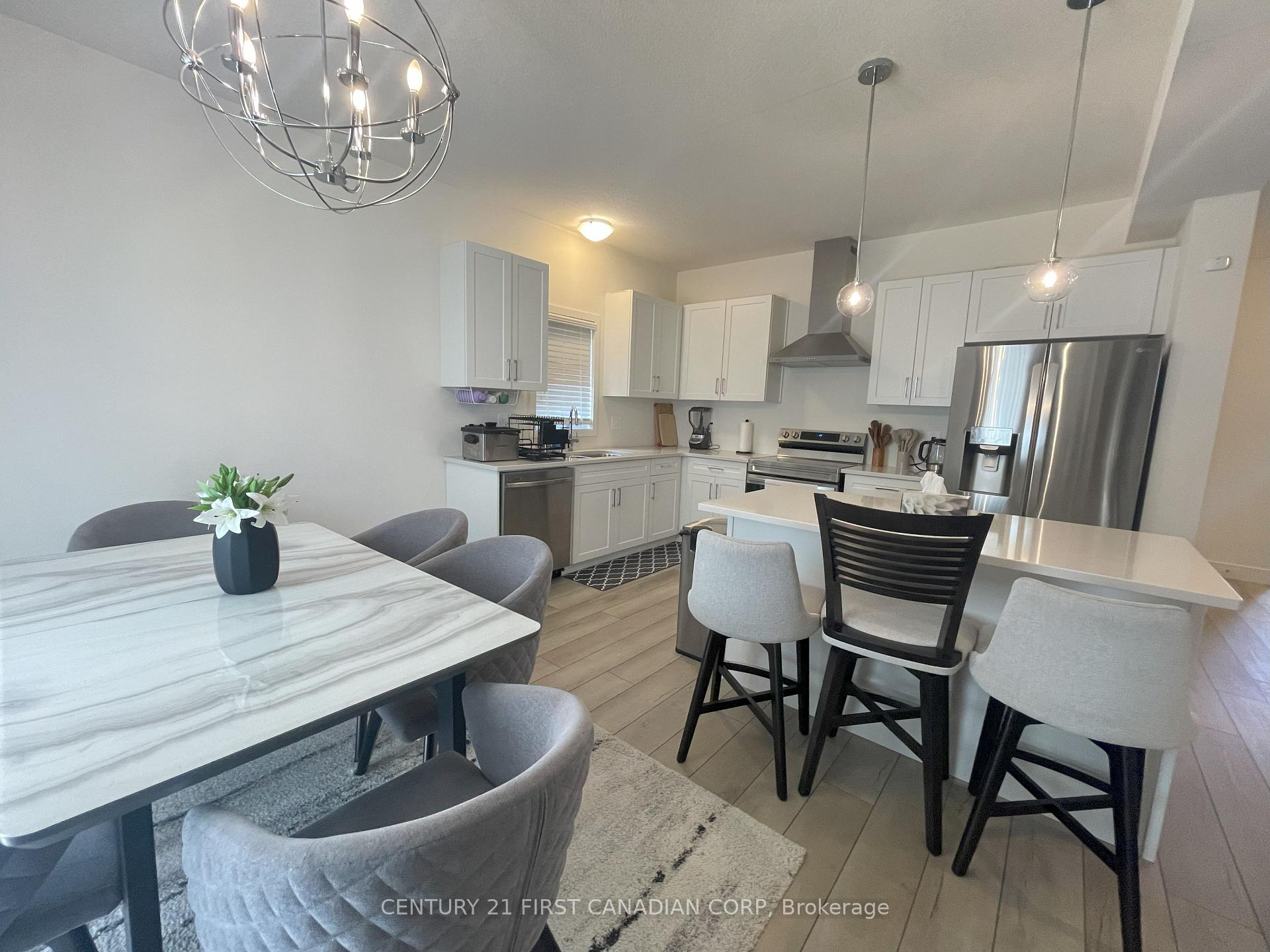Photo 5 of 1395 Twilite Boulevard, London, North S — HOMEH