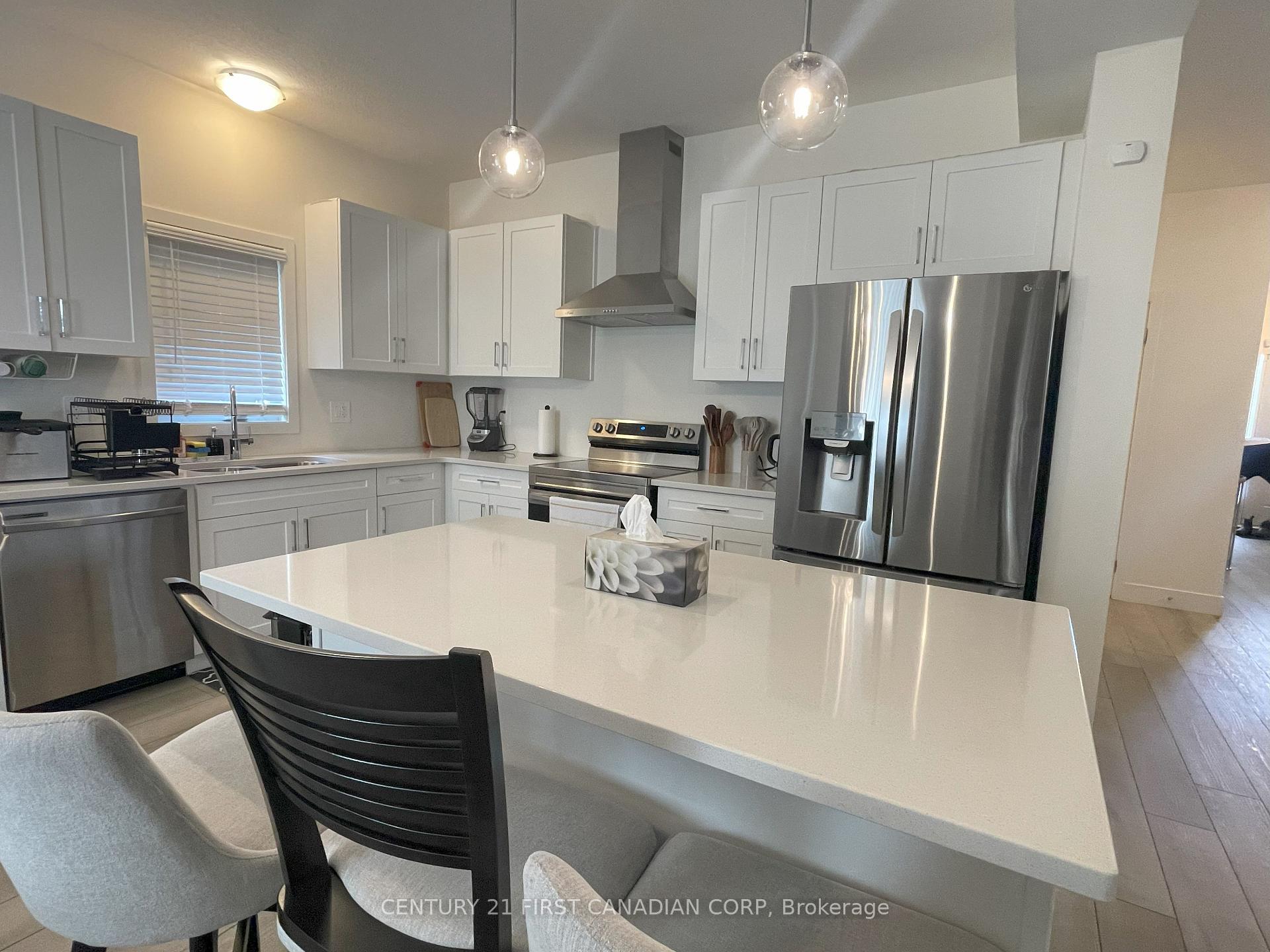 Photo 6 of 1395 Twilite Boulevard, London, North S — HOMEH