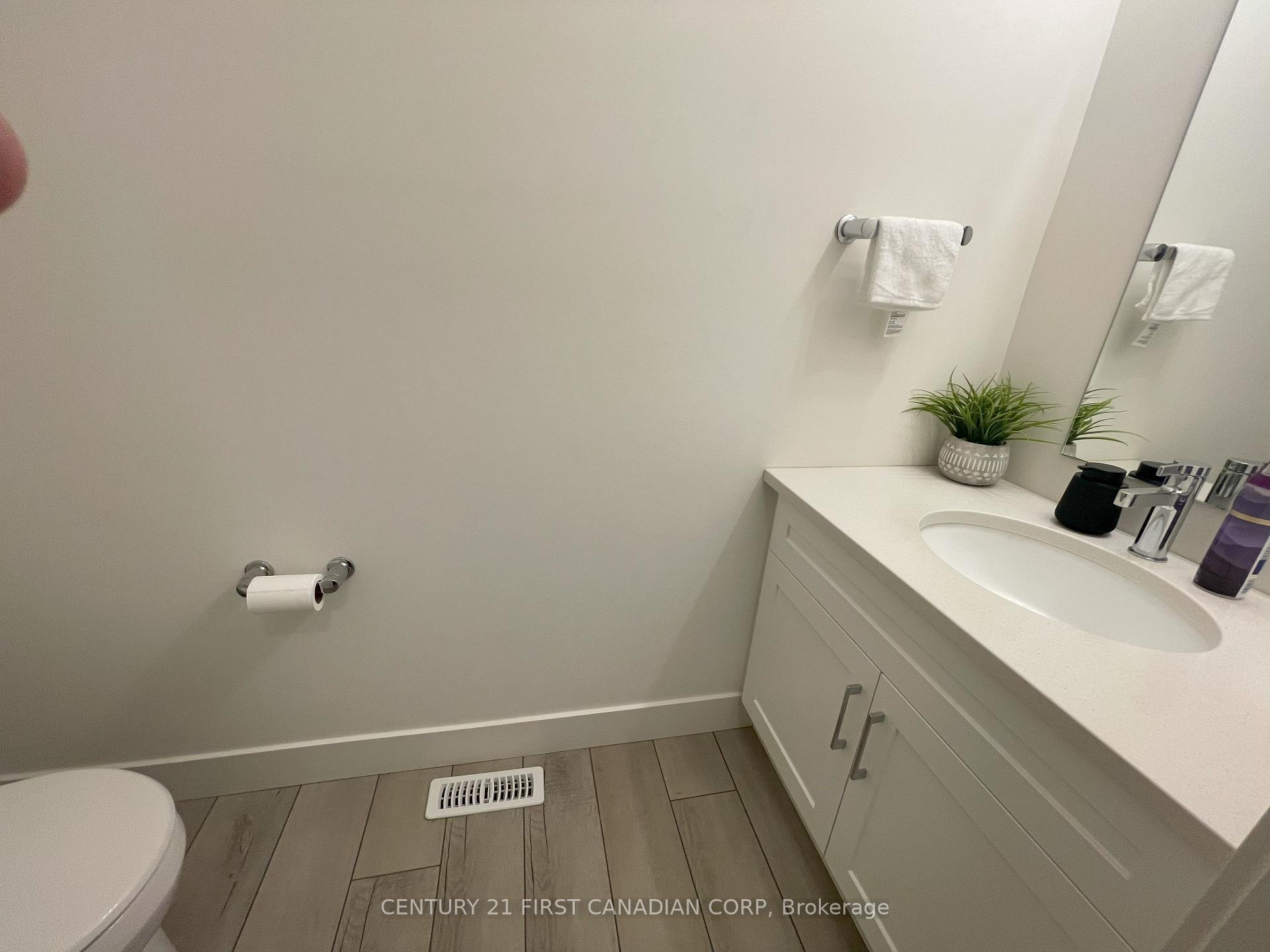 Photo 12 of 1395 Twilite Boulevard, London, North S — HOMEH