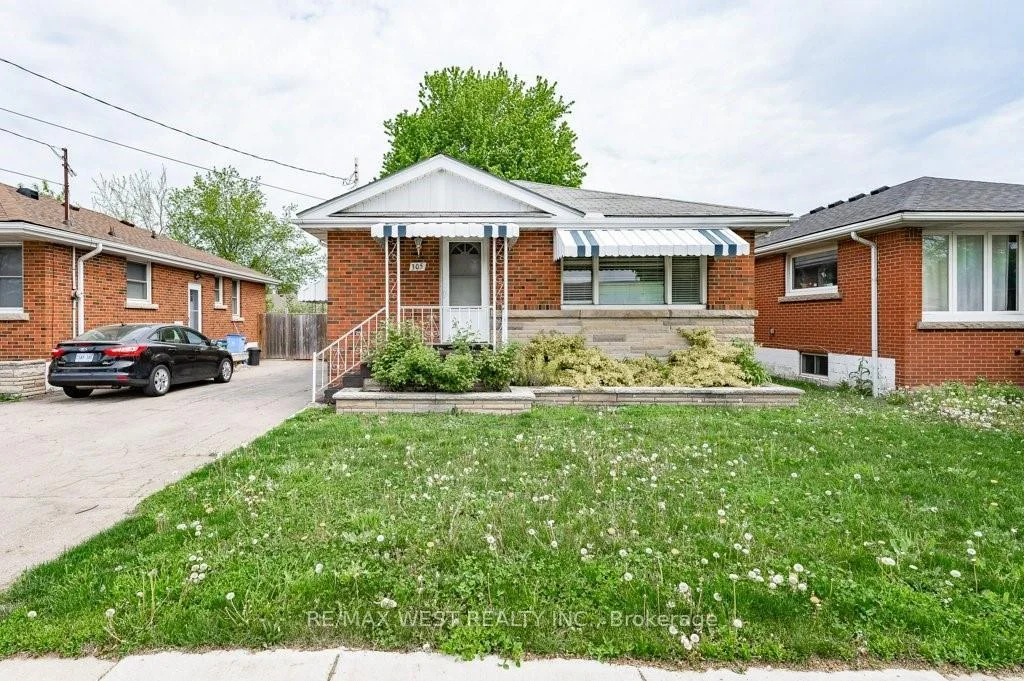 Photo 3 of 305 Mohawk Road E, Hamilton, Hill Park — HOMEH