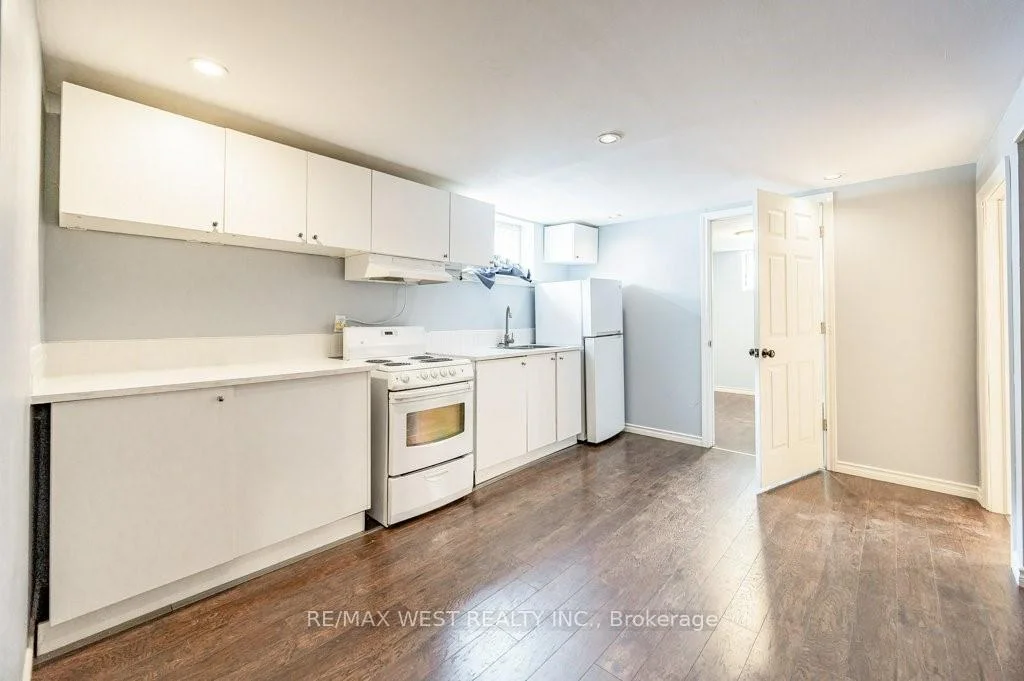Photo 15 of 305 Mohawk Road E, Hamilton, Hill Park — HOMEH