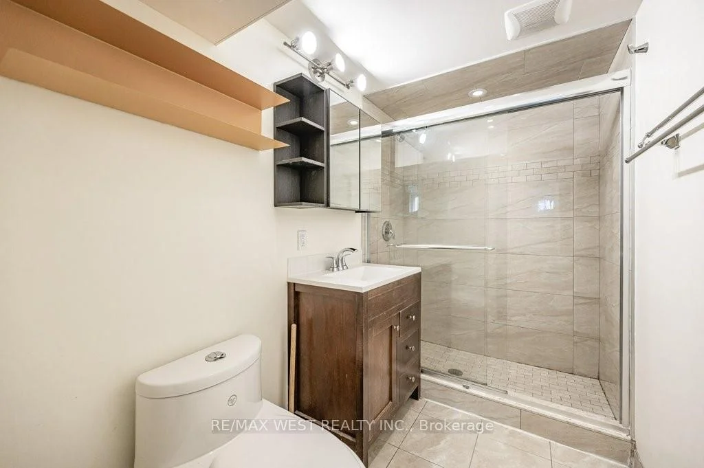 Photo 18 of 305 Mohawk Road E, Hamilton, Hill Park — HOMEH