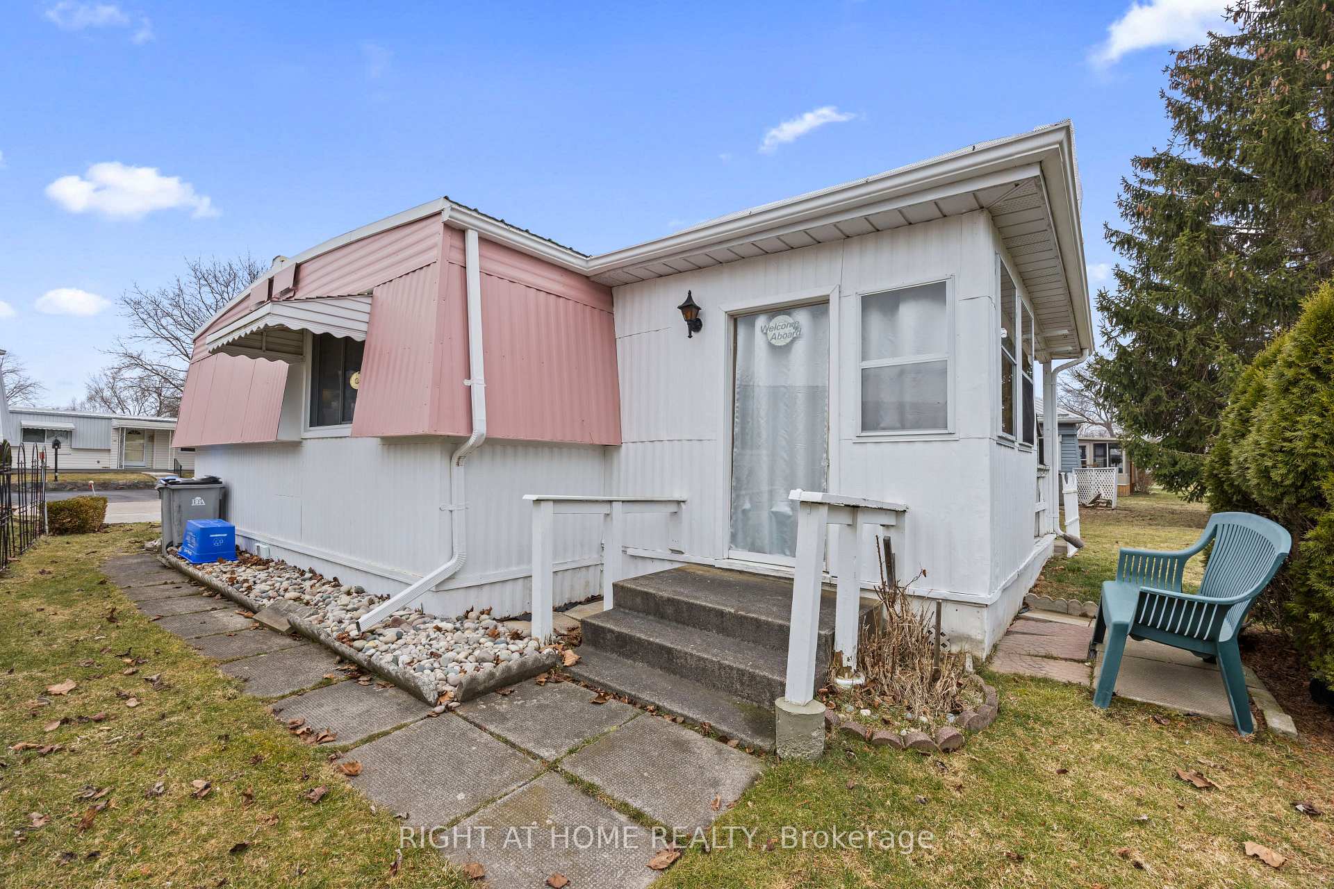 Photo 35 of 264 Highland Springs, South Huron, Stephen — HOMEH