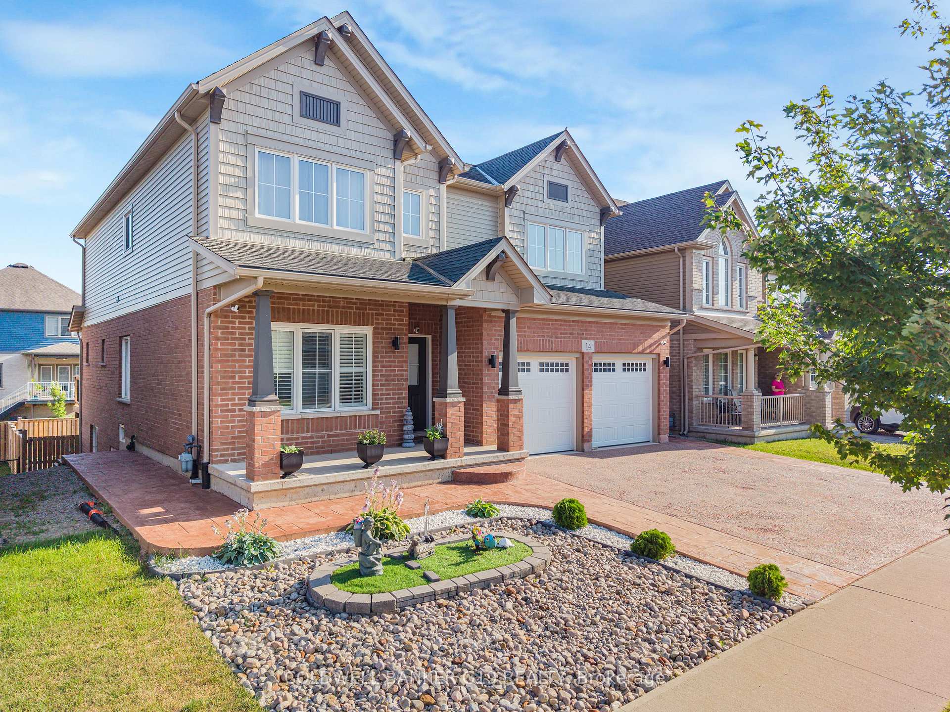 Photo 3 of 14 Riley Avenue, Pelham, Fonthill — HOMEH