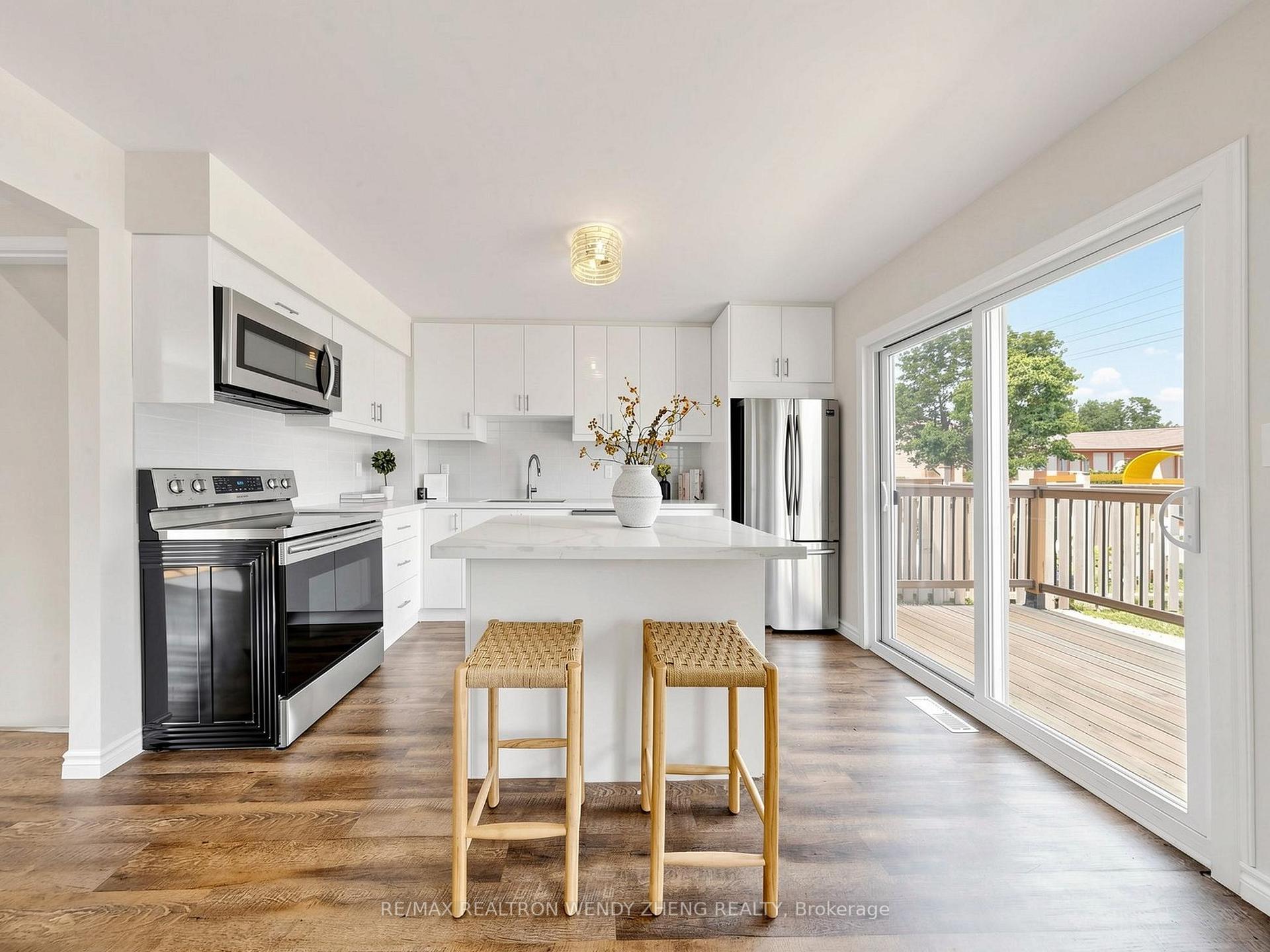 Photo 14 of 4 Garibaldi Drive, Barrie, Holly — HOMEH