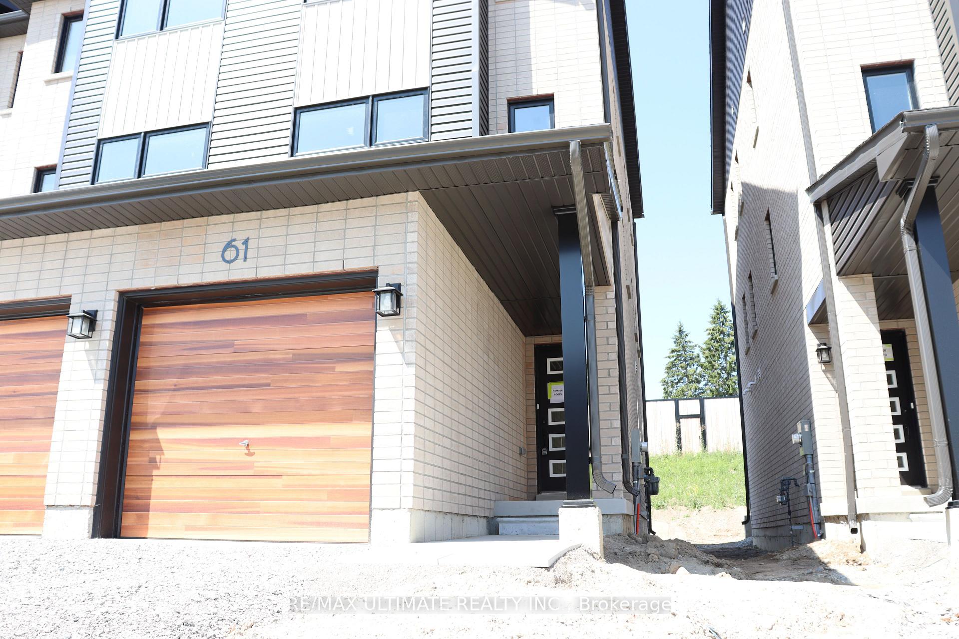 Photo 2 of 61 Flan Boulevard, Barrie, Rural Barrie Southeast — HOMEH