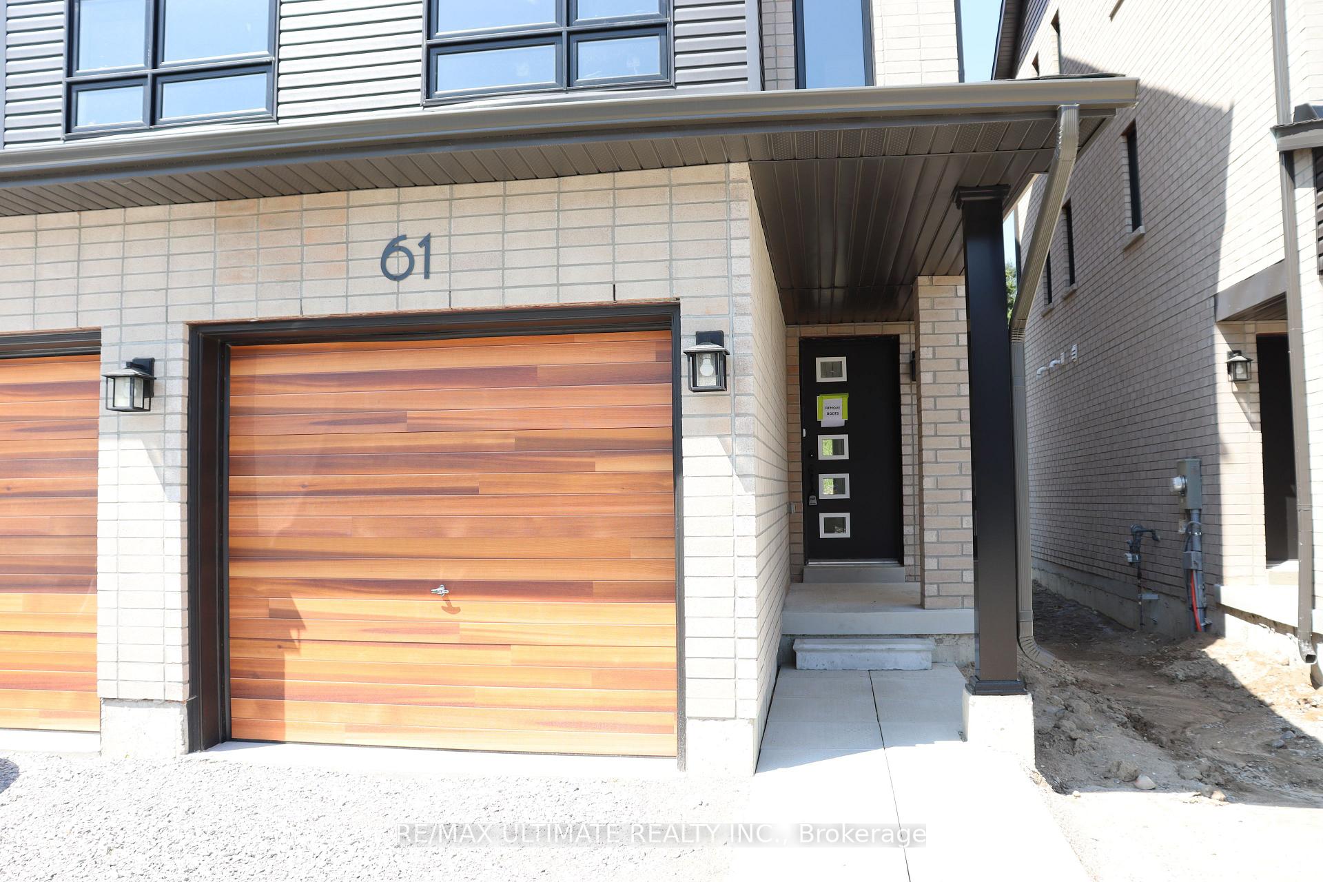 Photo 3 of 61 Flan Boulevard, Barrie, Rural Barrie Southeast — HOMEH