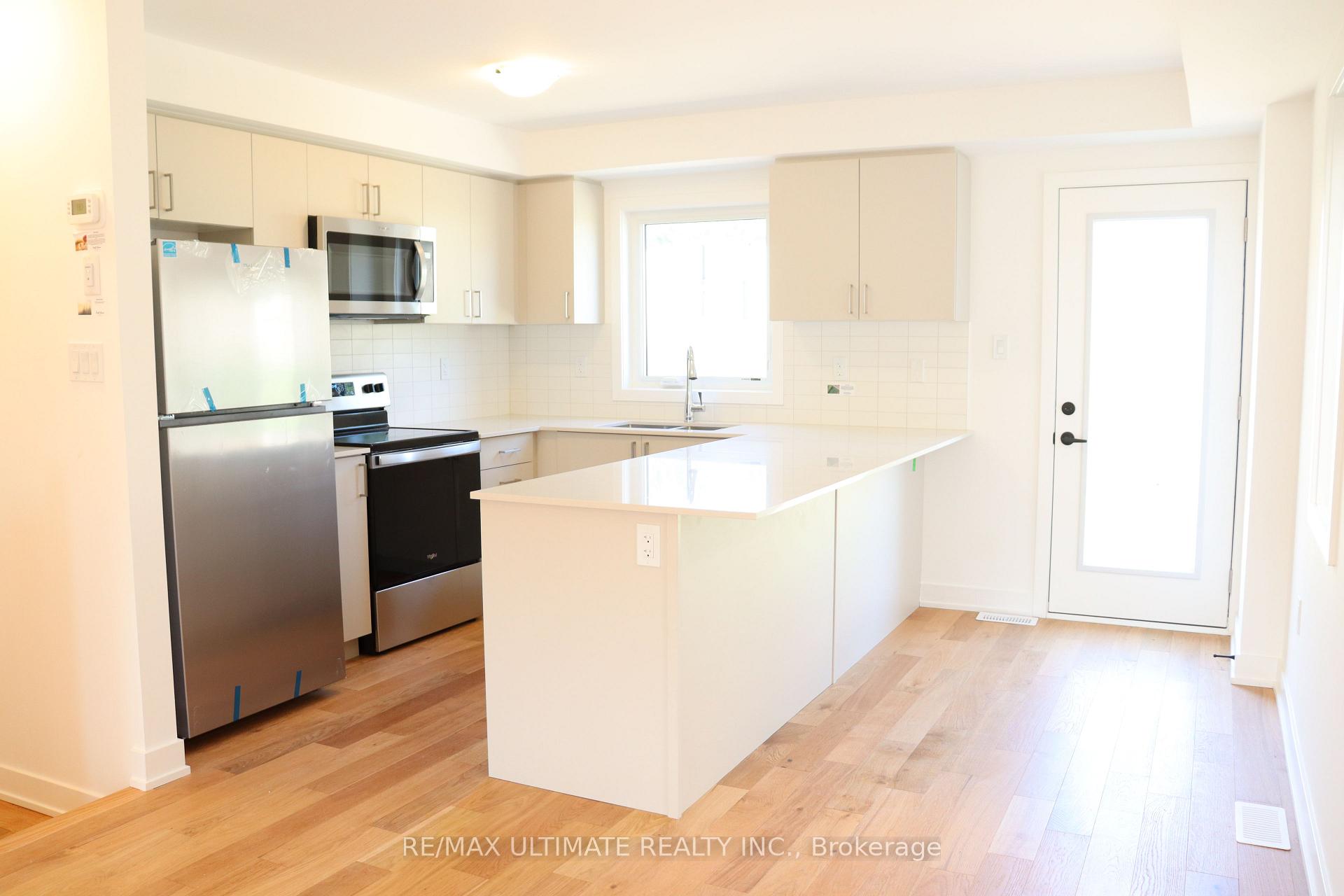 Photo 14 of 61 Flan Boulevard, Barrie, Rural Barrie Southeast — HOMEH