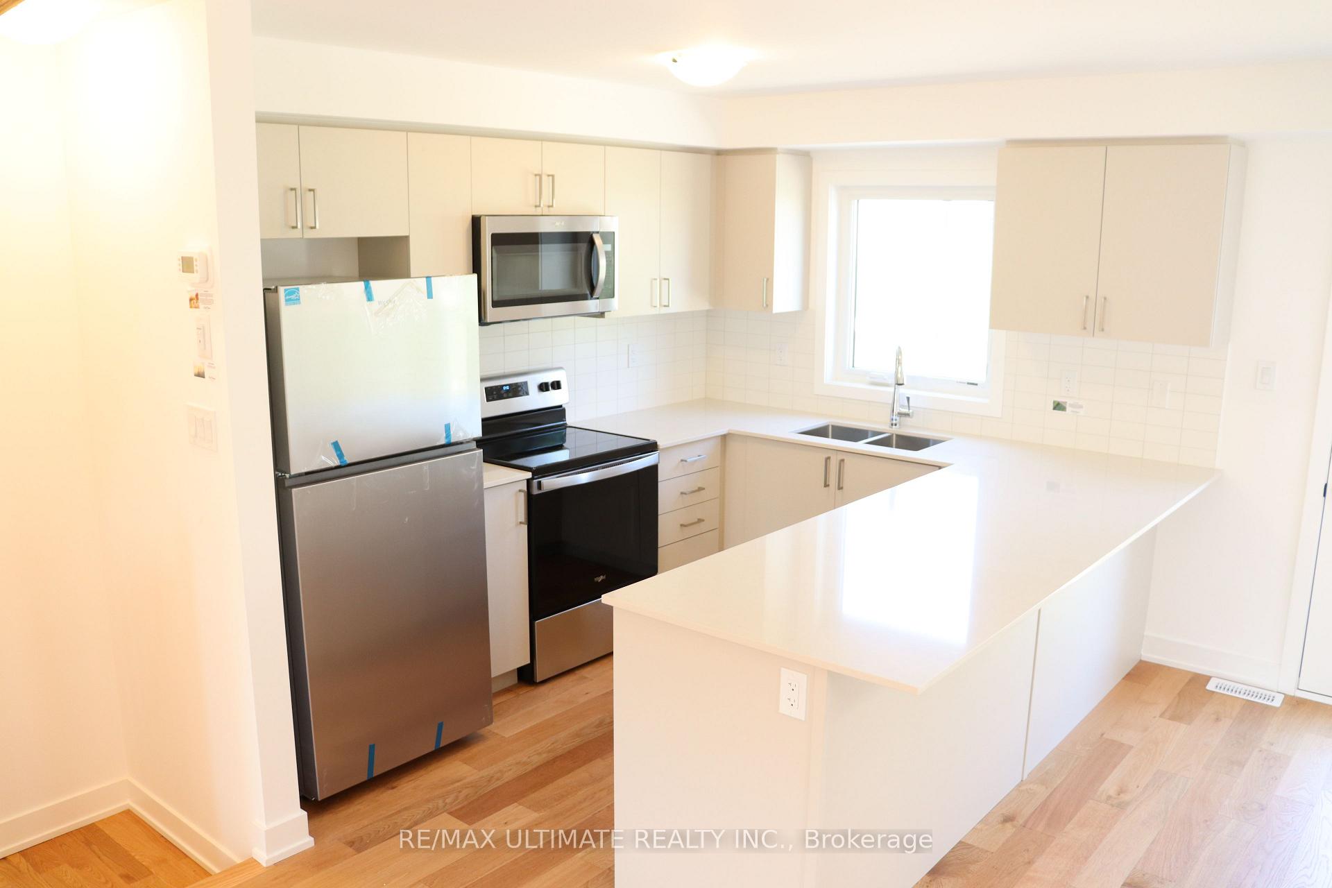 Photo 16 of 61 Flan Boulevard, Barrie, Rural Barrie Southeast — HOMEH