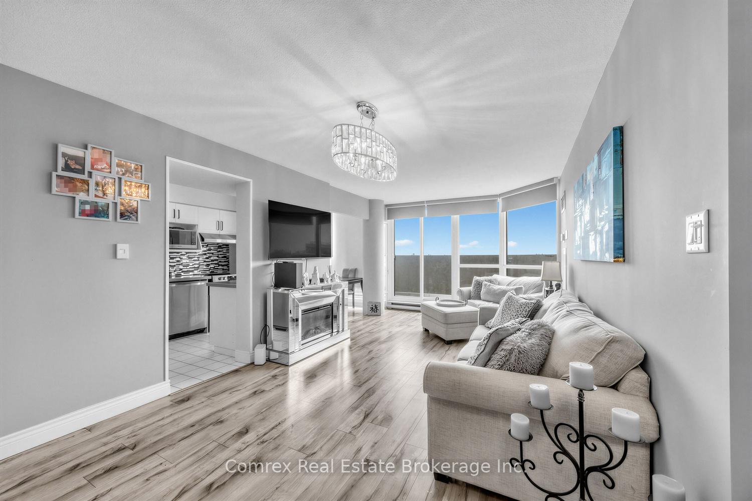 Photo 3 of Unit 704, 3233 Eglinton Avenue E, Scarborough, Scarborough Village — HOMEH