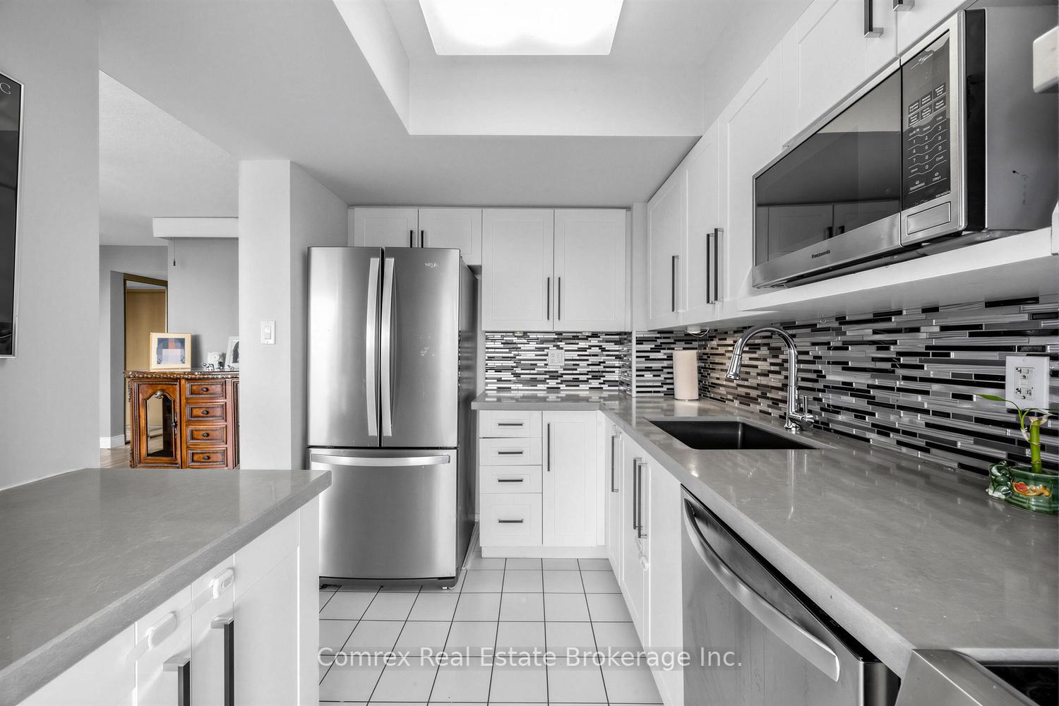 Photo 6 of Unit 704, 3233 Eglinton Avenue E, Scarborough, Scarborough Village — HOMEH
