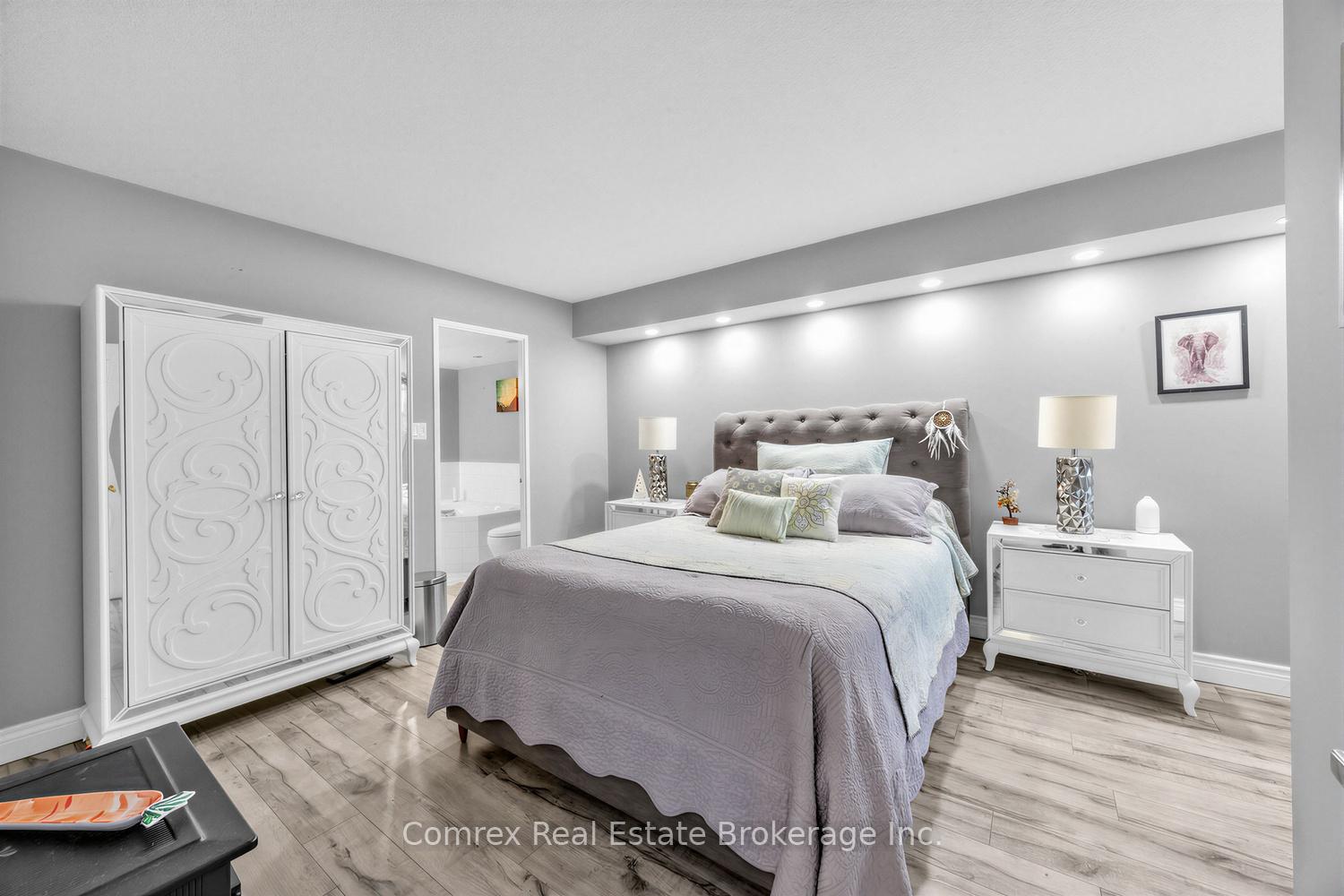 Photo 11 of Unit 704, 3233 Eglinton Avenue E, Scarborough, Scarborough Village — HOMEH